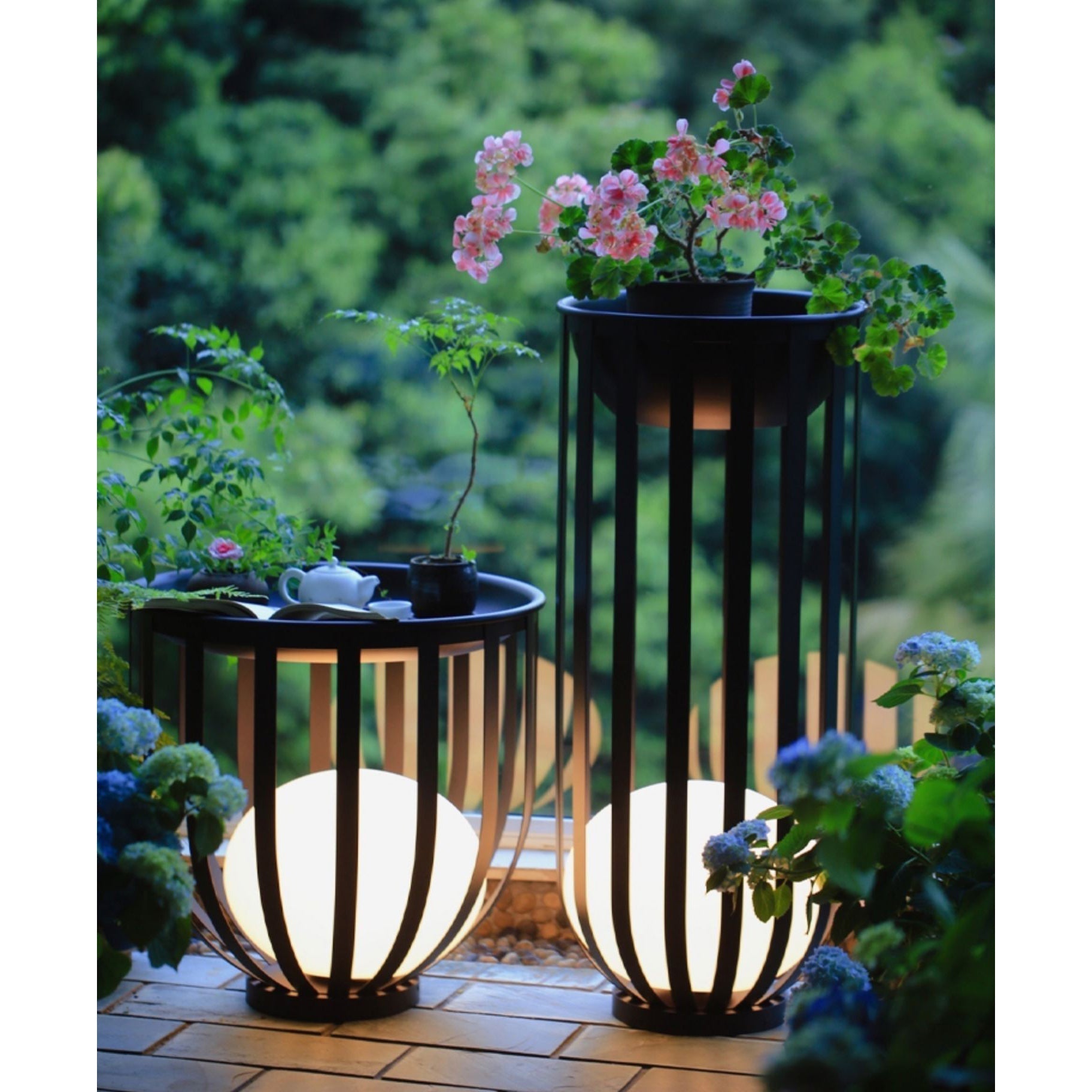 Matteo Outdoor Lamp