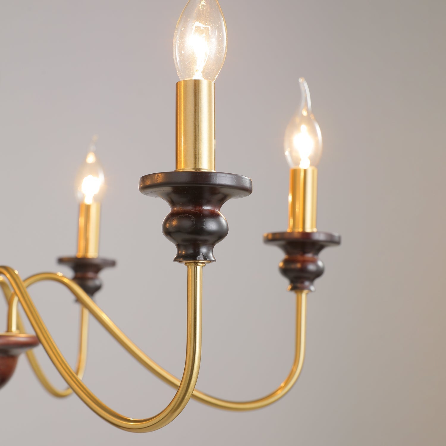 Ilvenan Traditional Elegance Vintage Wood Chandelier
