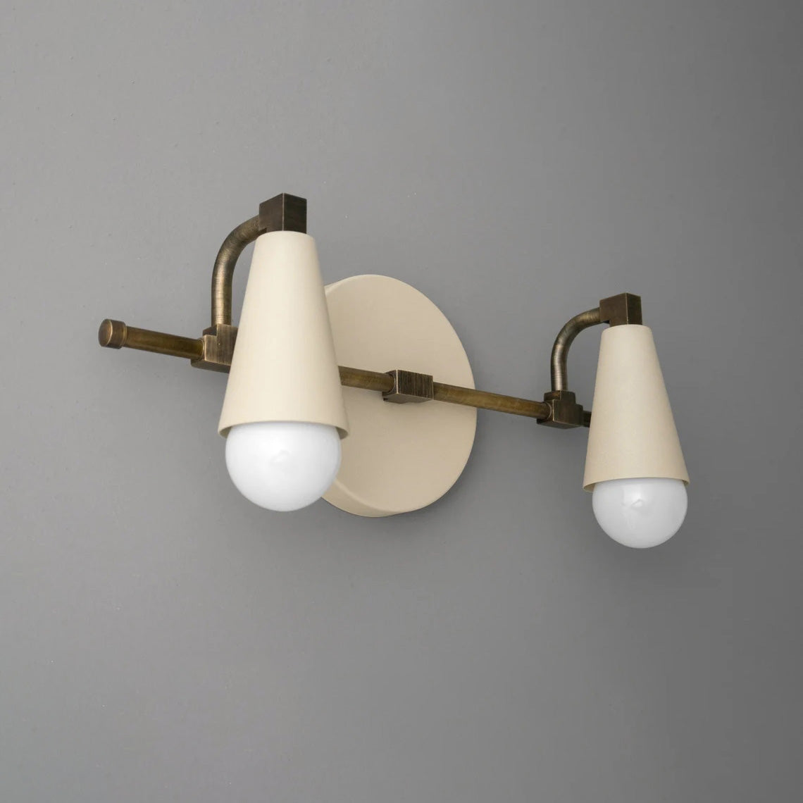 Renoelia Wall Lamp