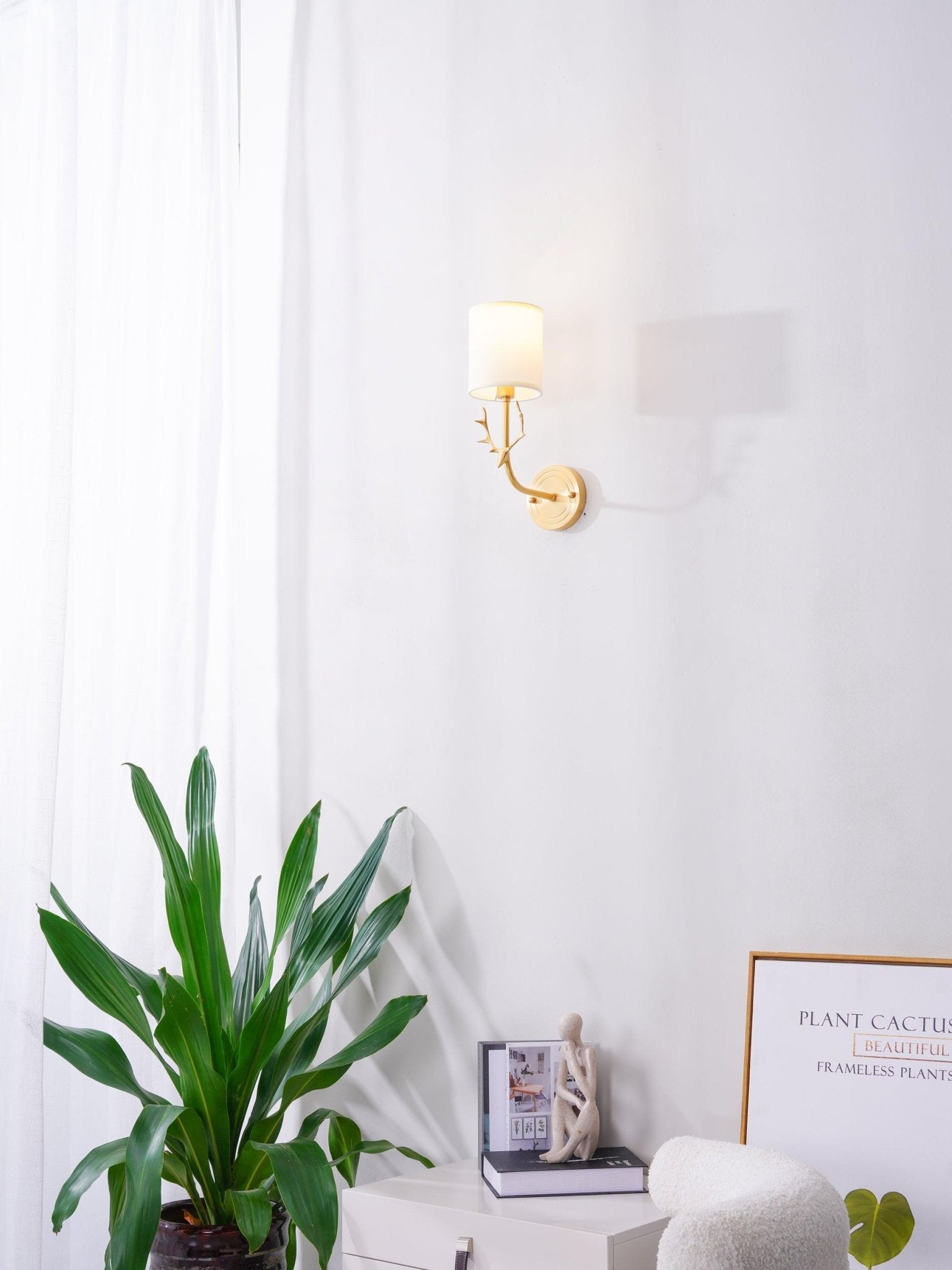 Auriviella Elegance Deer Head Brass Wall Light