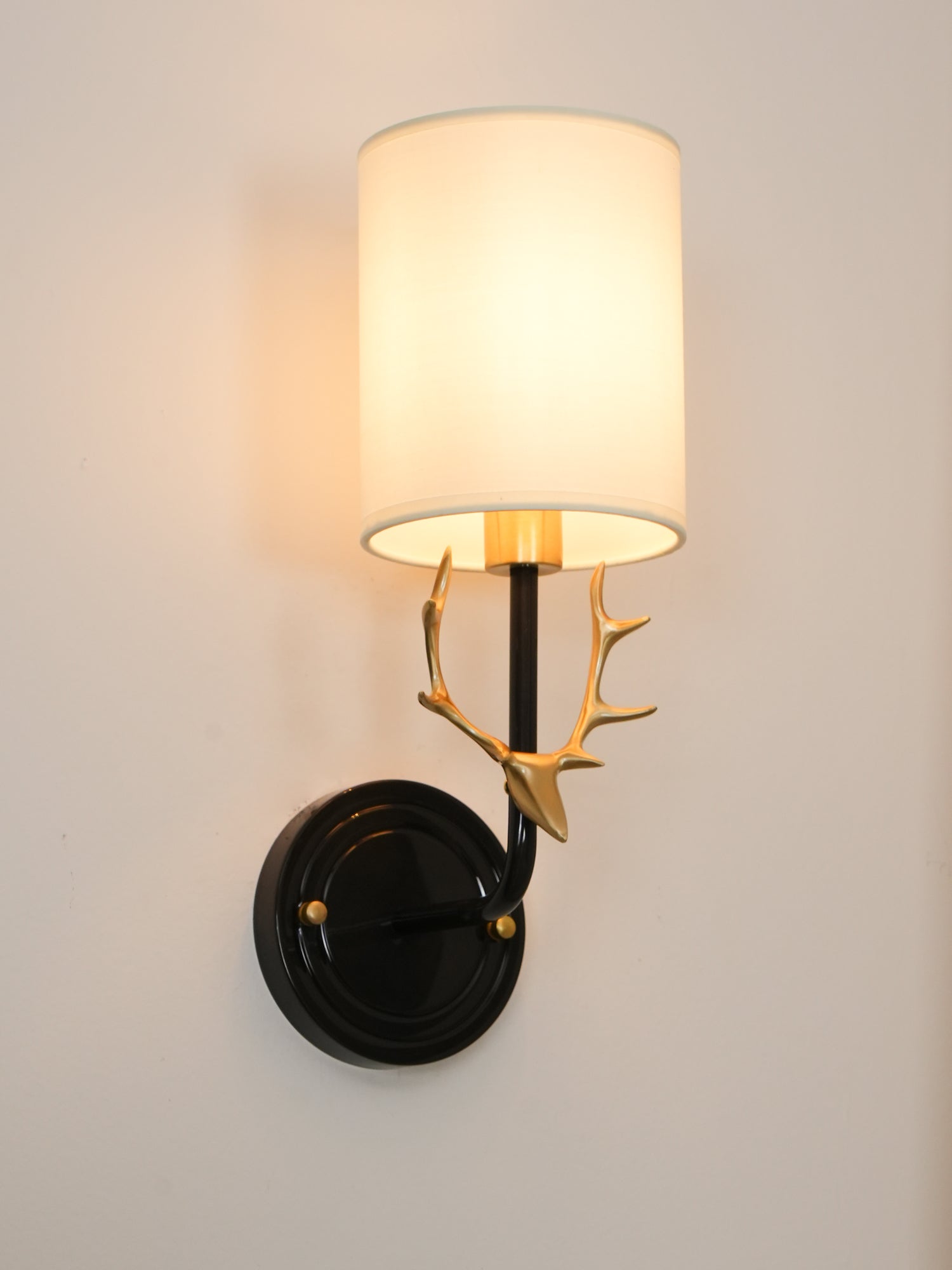 Auriviella Elegance Deer Head Brass Wall Light