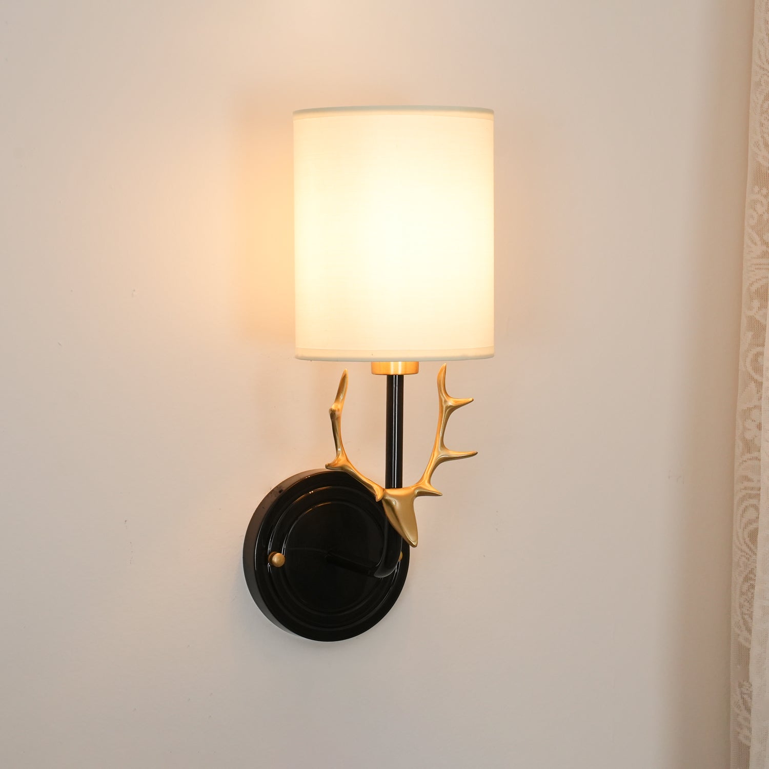 Auriviella Elegance Deer Head Brass Wall Light