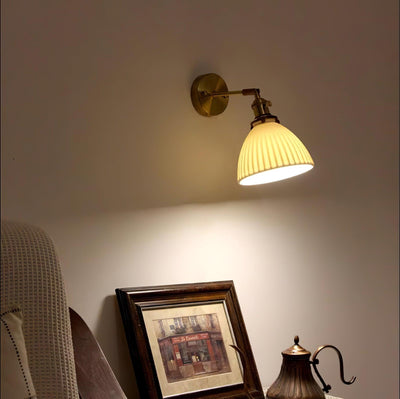 Oriiraria Wall Lamp Pleated Ceramic Brass