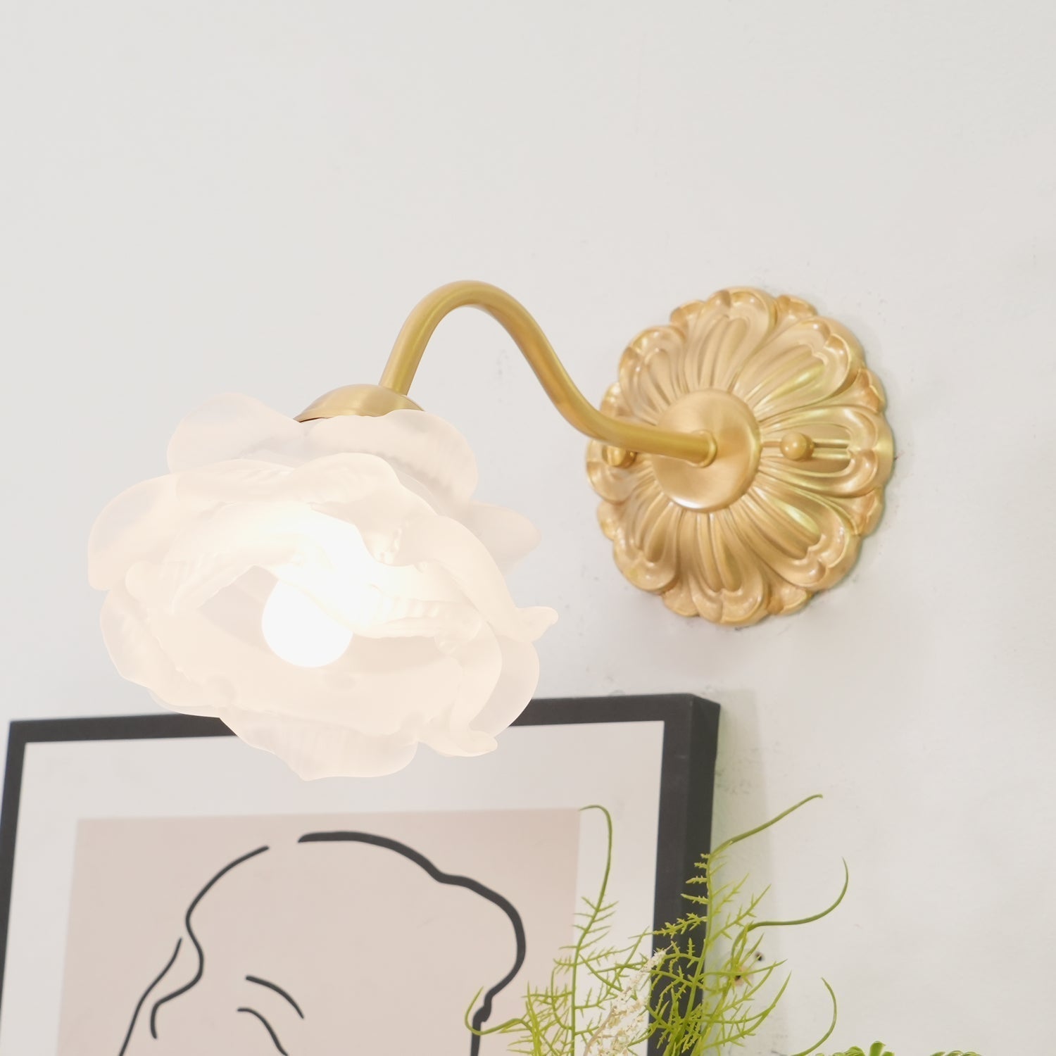 Palo Brass Floral Luxury Wall Lamp