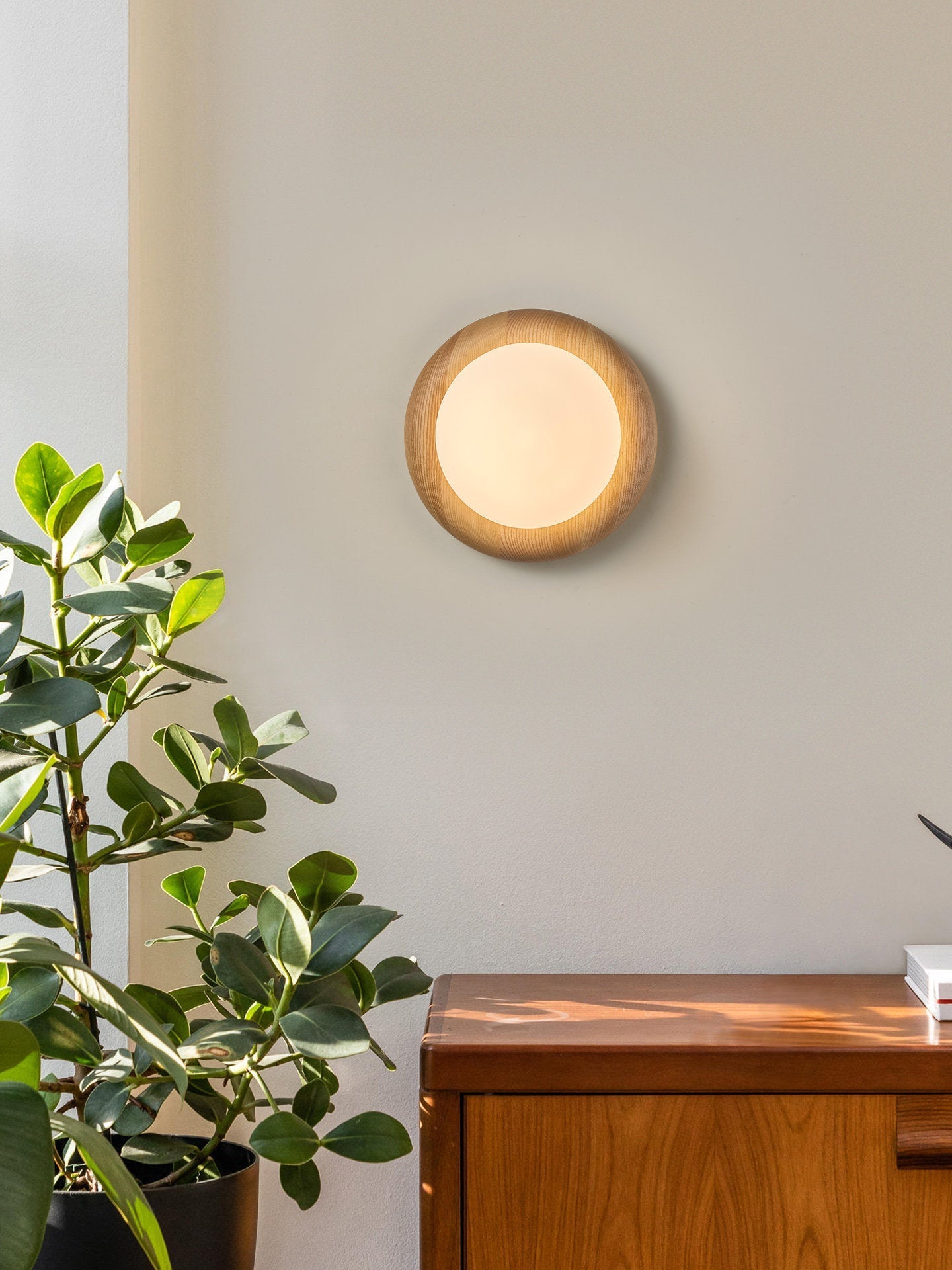 Rinaelia Wood Wall Sconce