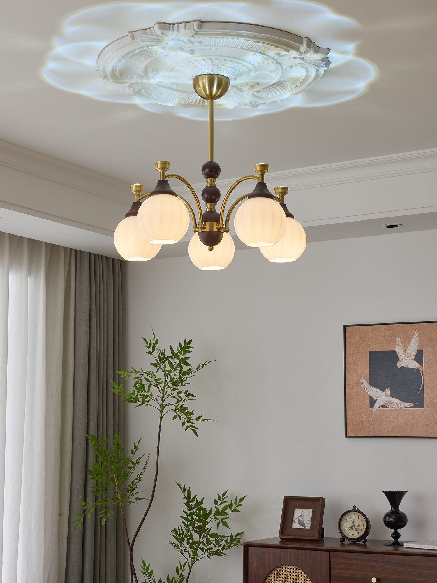 Illoros Traditional Elegance Wood Chandelier
