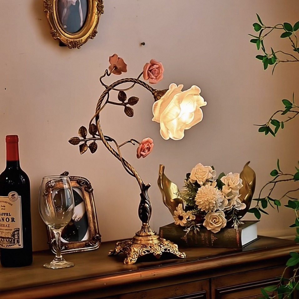 Rosalune Campanella Vintage Rose Table Lamp