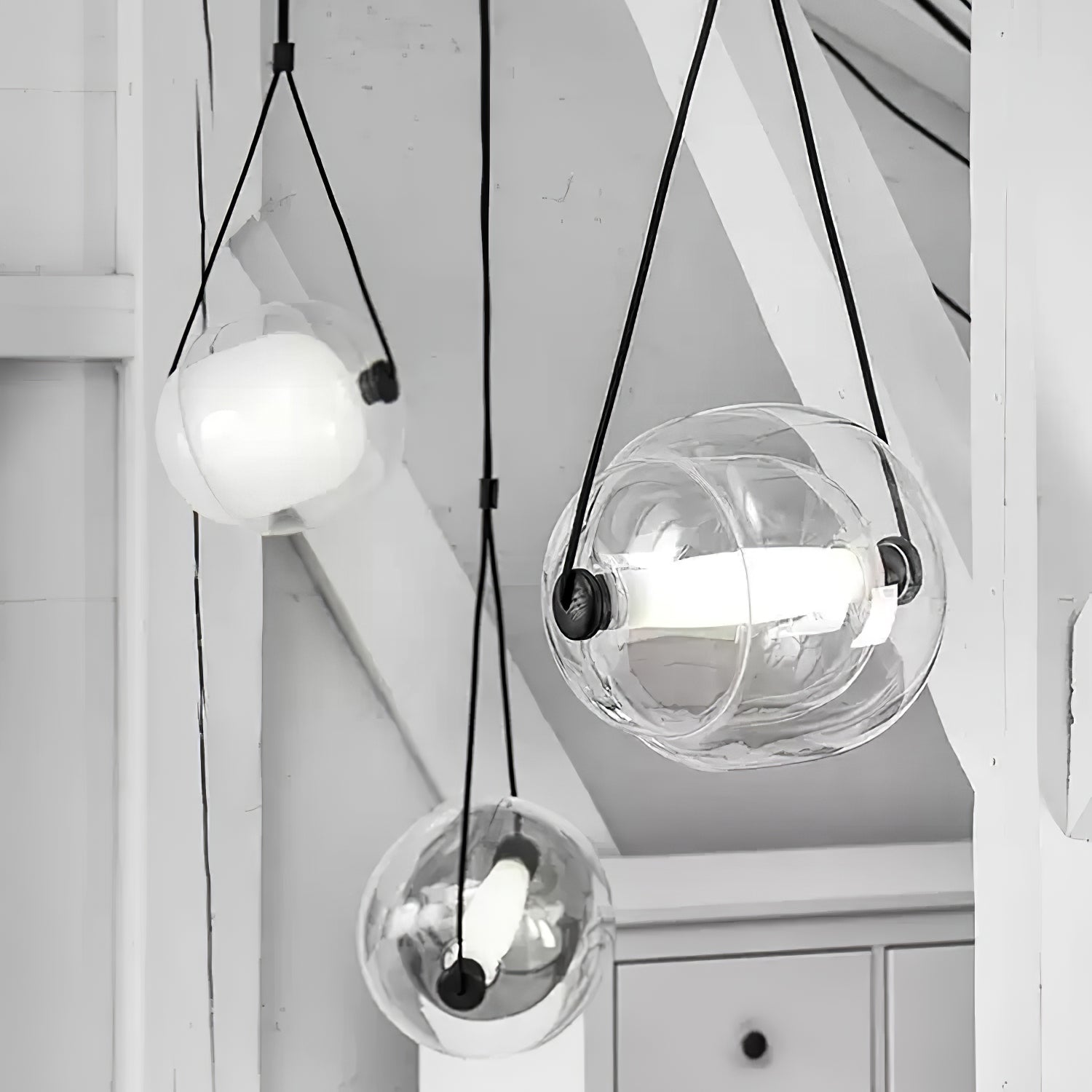Ovexa Contemporary Glass Pendant Light