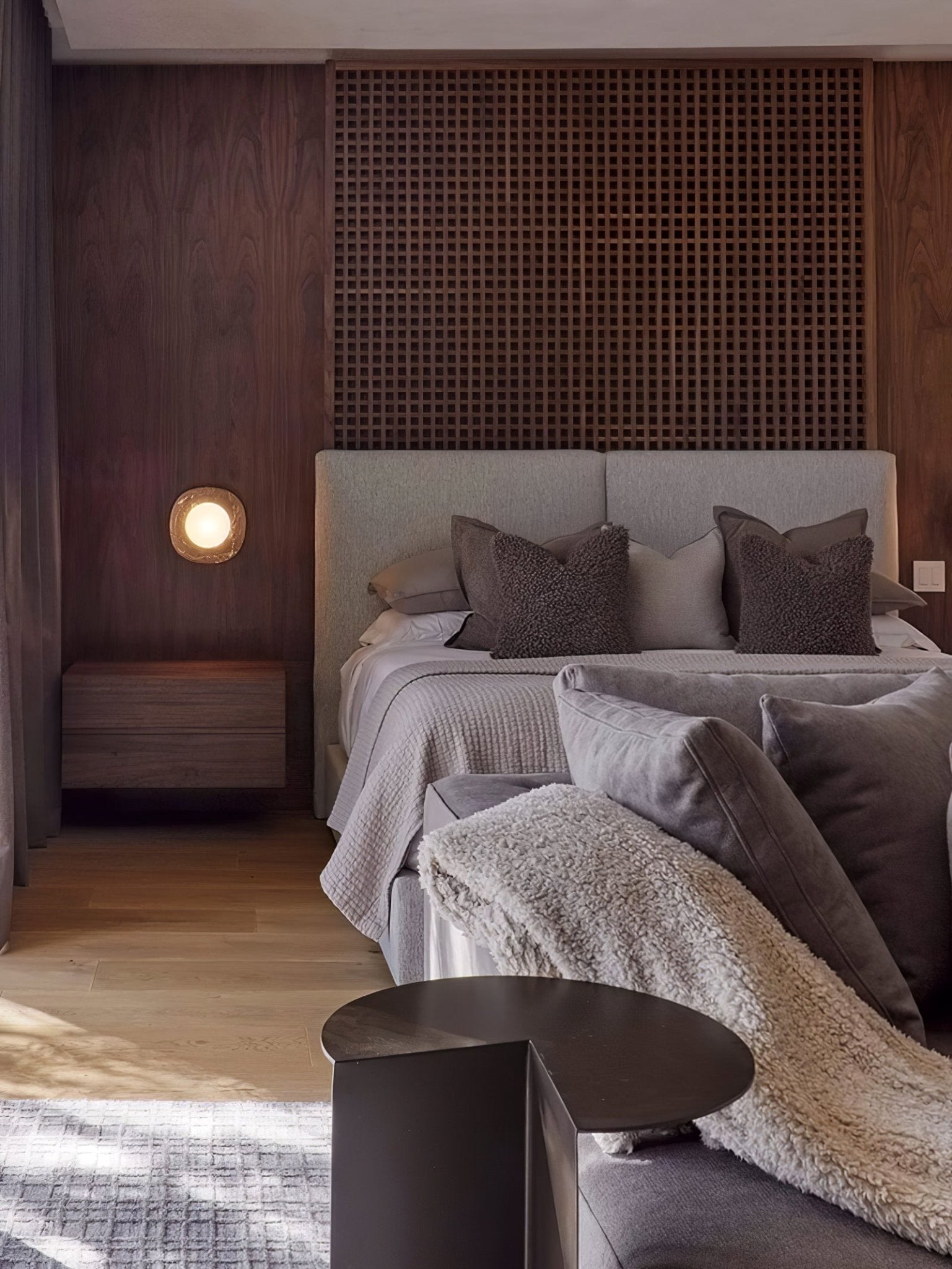 Elaeeria Cusp Sconce