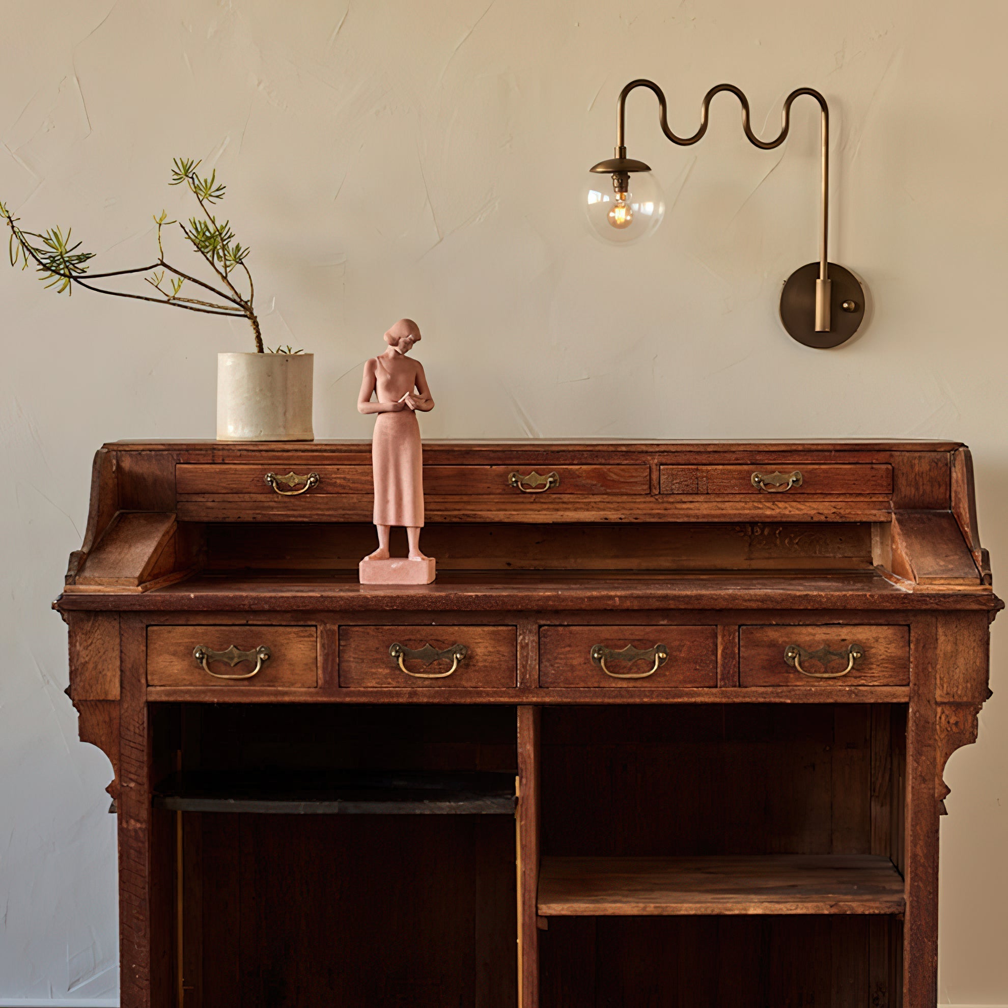 Averyn  Wall Lamp