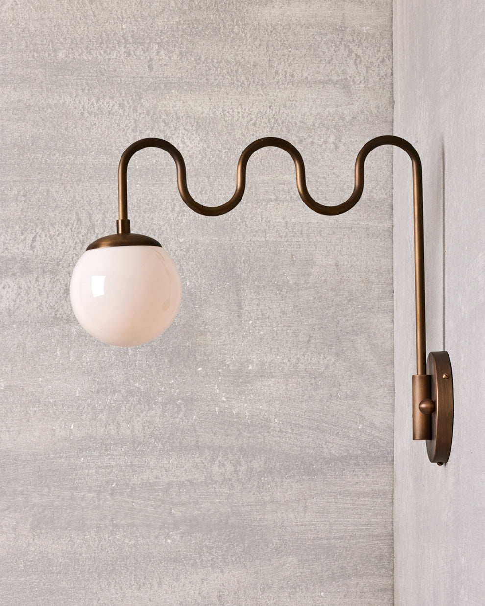 Averyn  Wall Lamp