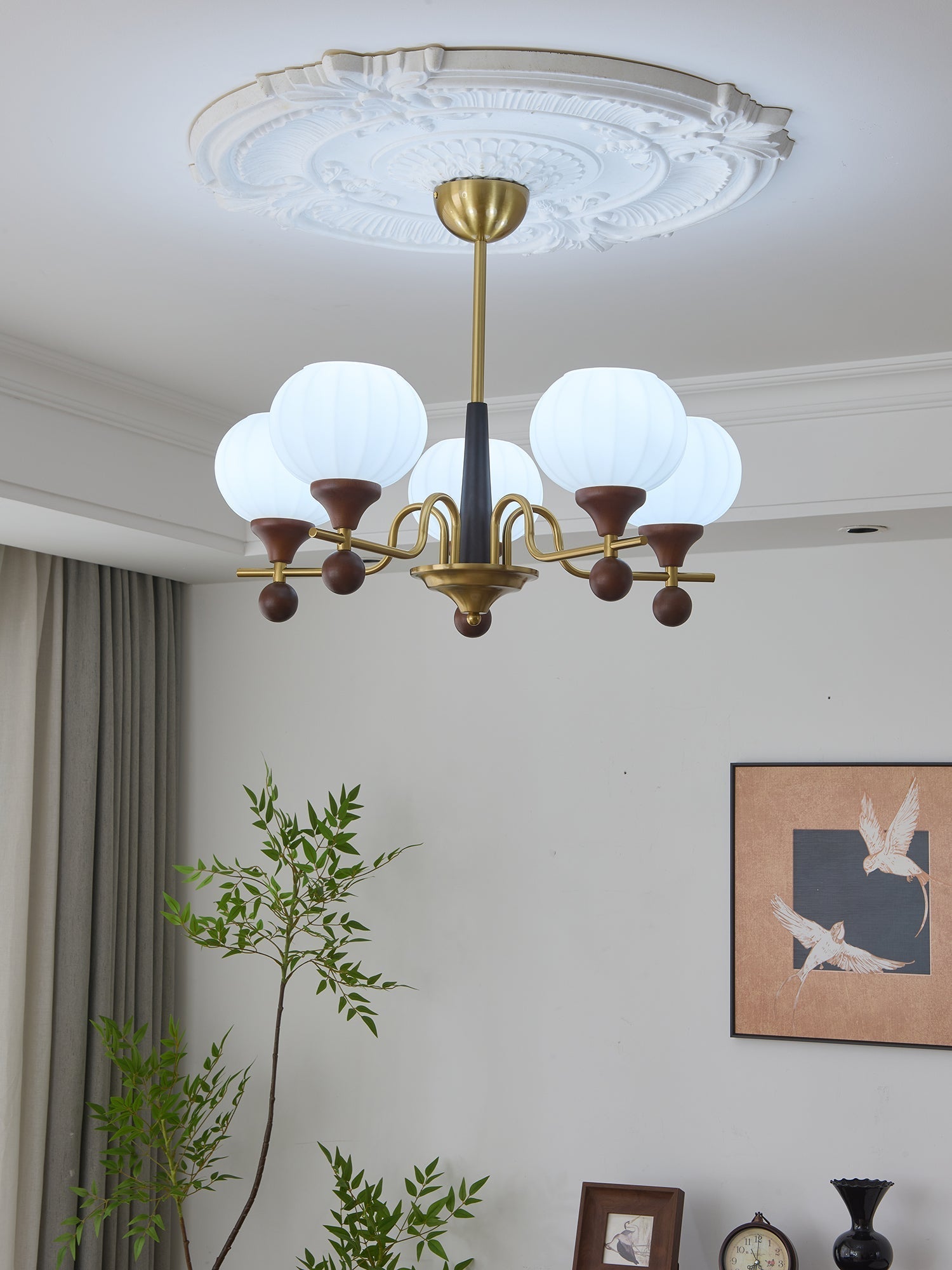 Anorionis Traditional Premium Wood Chandelier