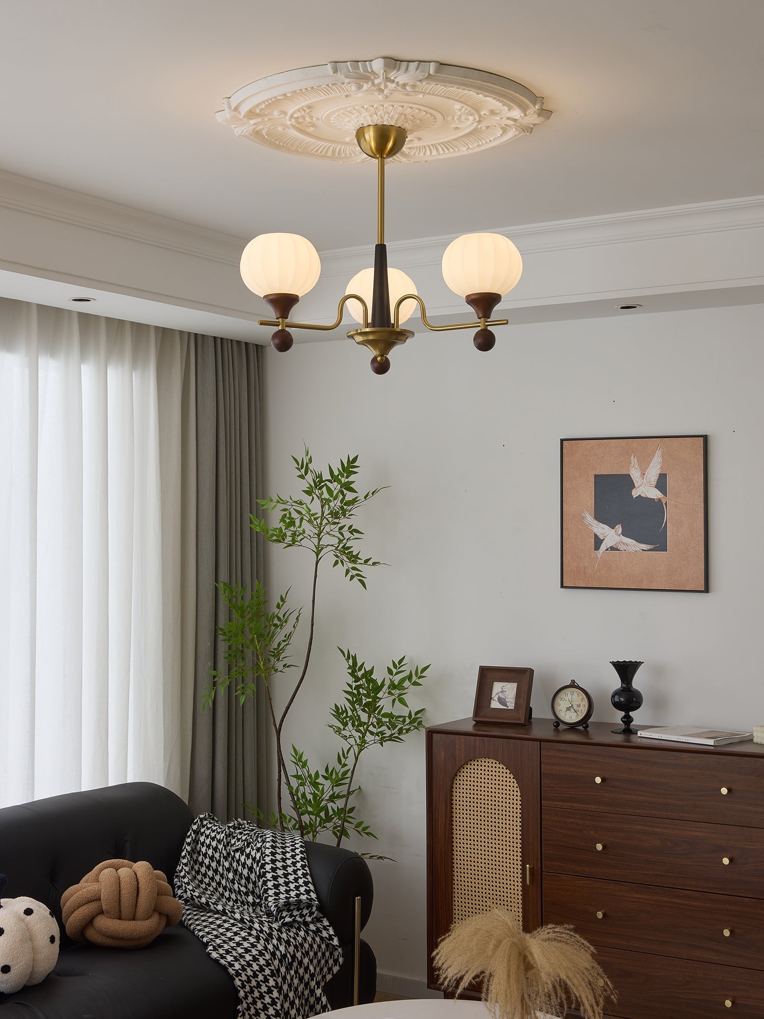Anorionis Traditional Premium Wood Chandelier