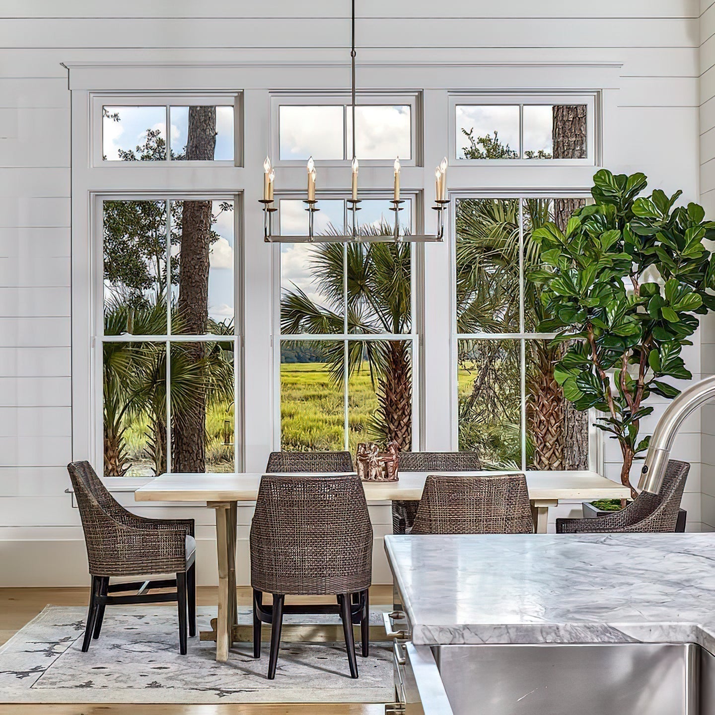 Avenerira Linear Chandelier