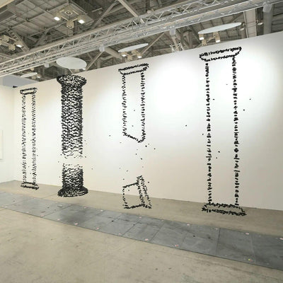 Orinridge Black Stones Chandelier