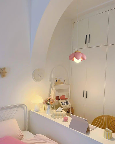 Clae Resin Cozy Artistic Pendant Lamp