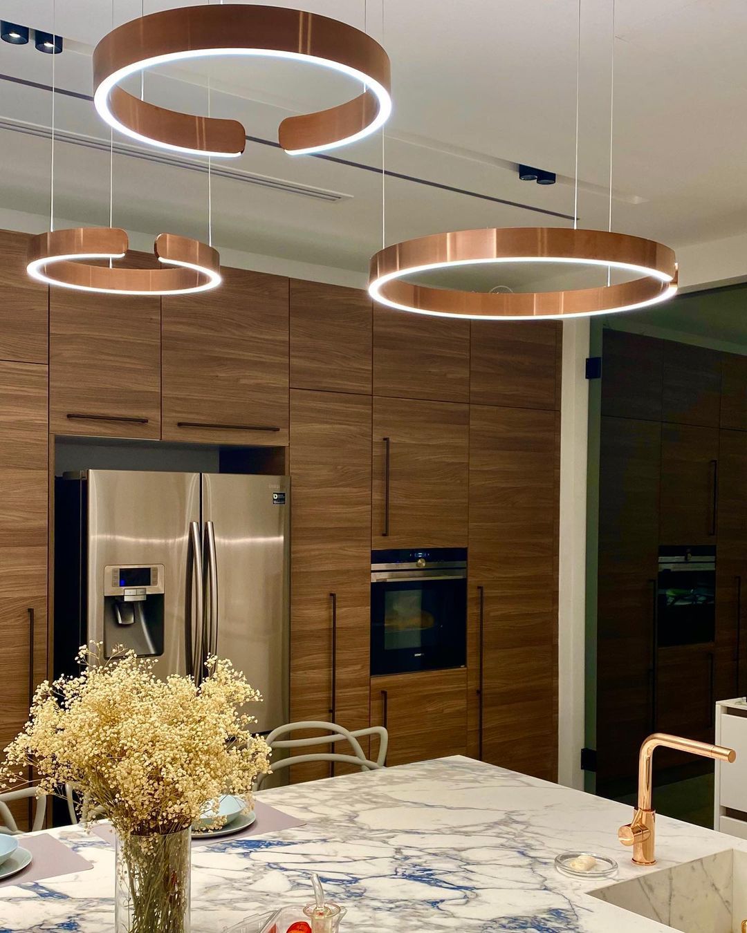 Frixx Modern Minimalist Chandelier