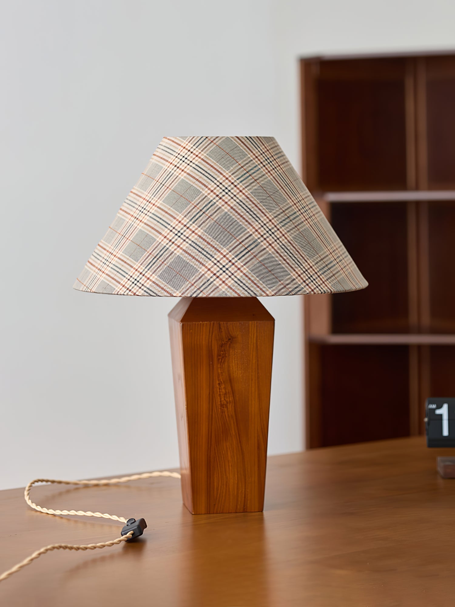 Wokel Minimalist Wood Table Lamp