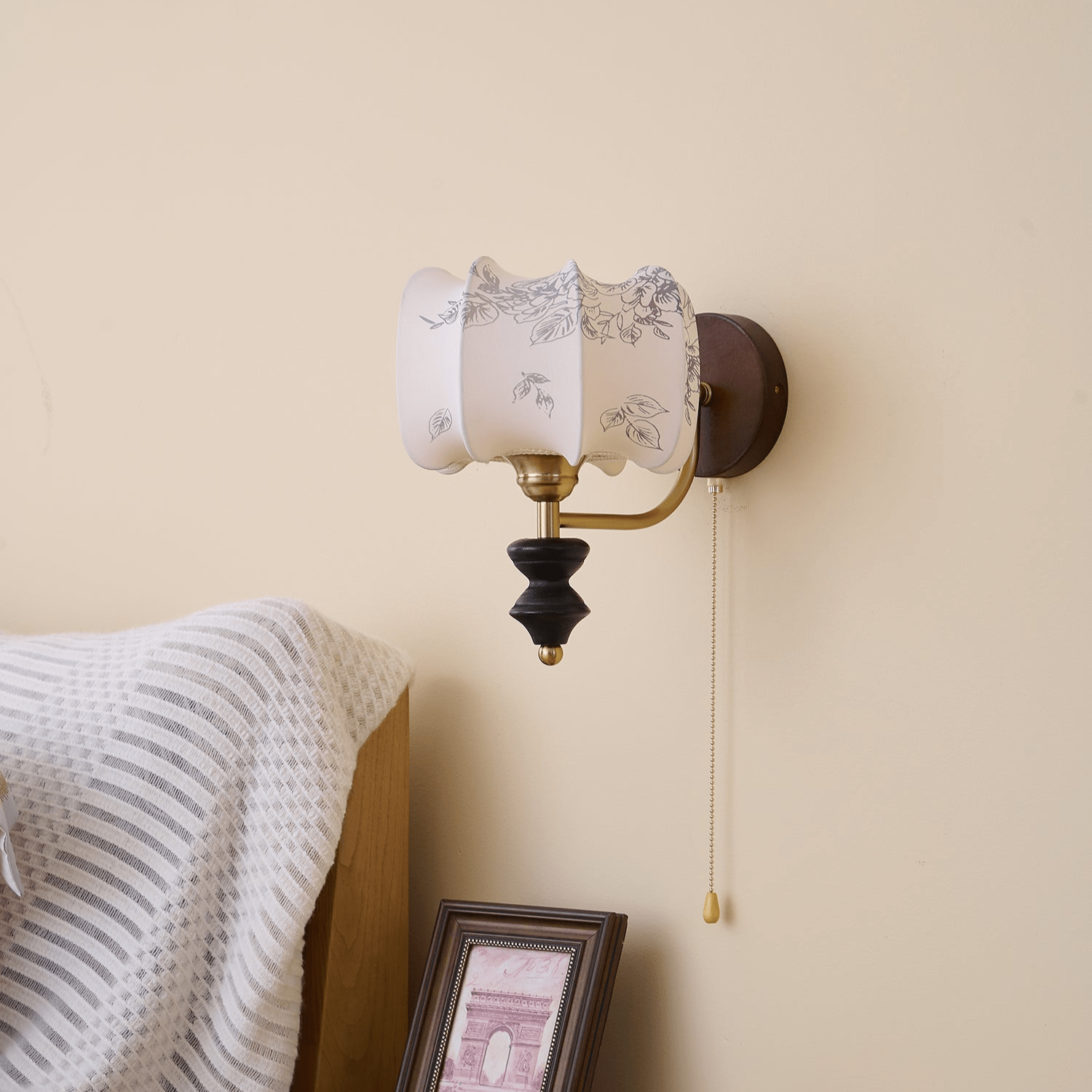 Eshae Premium Nordic Art Fabric Wood Wall Lamp