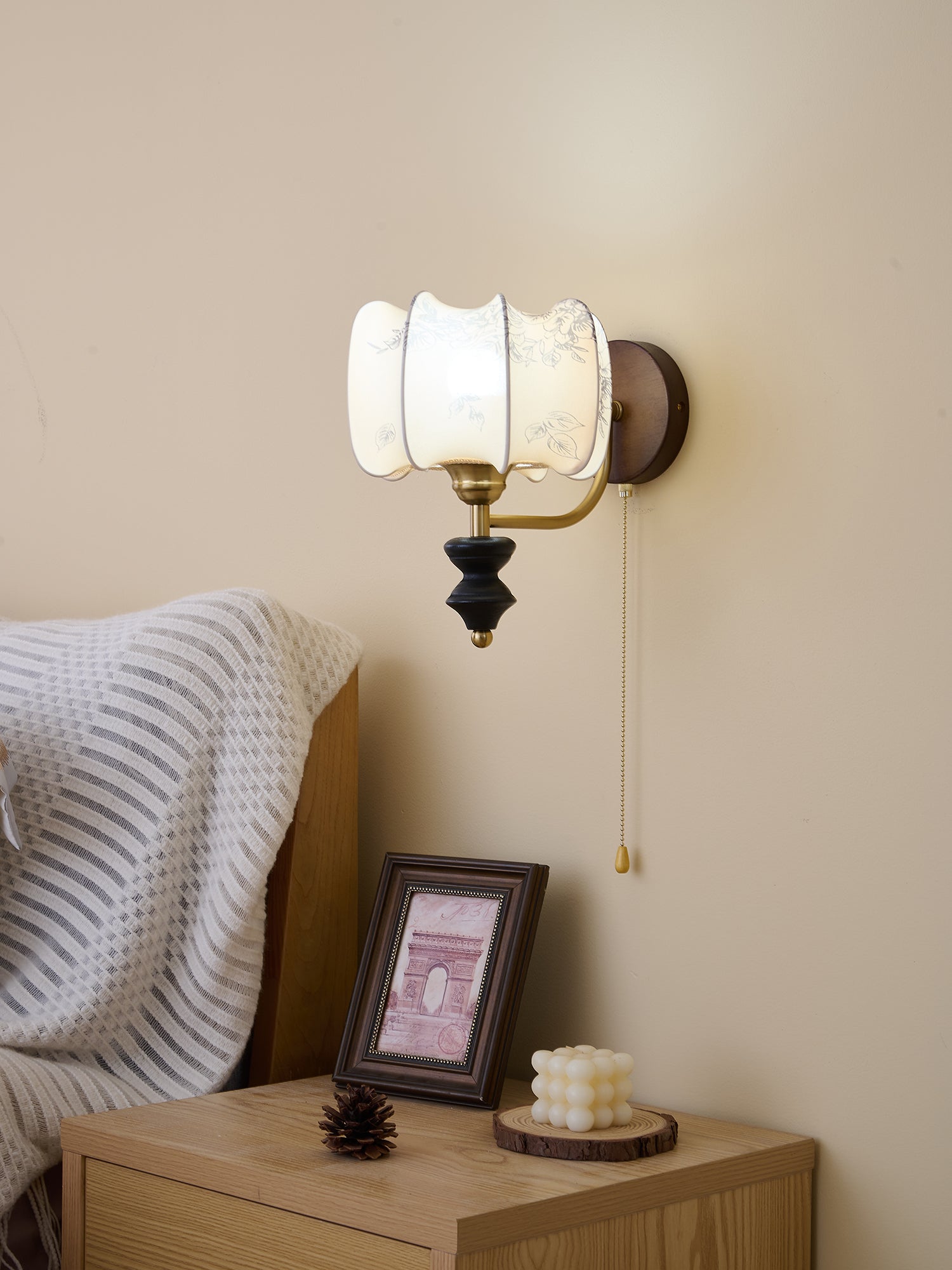 Eshae Premium Nordic Art Fabric Wood Wall Lamp