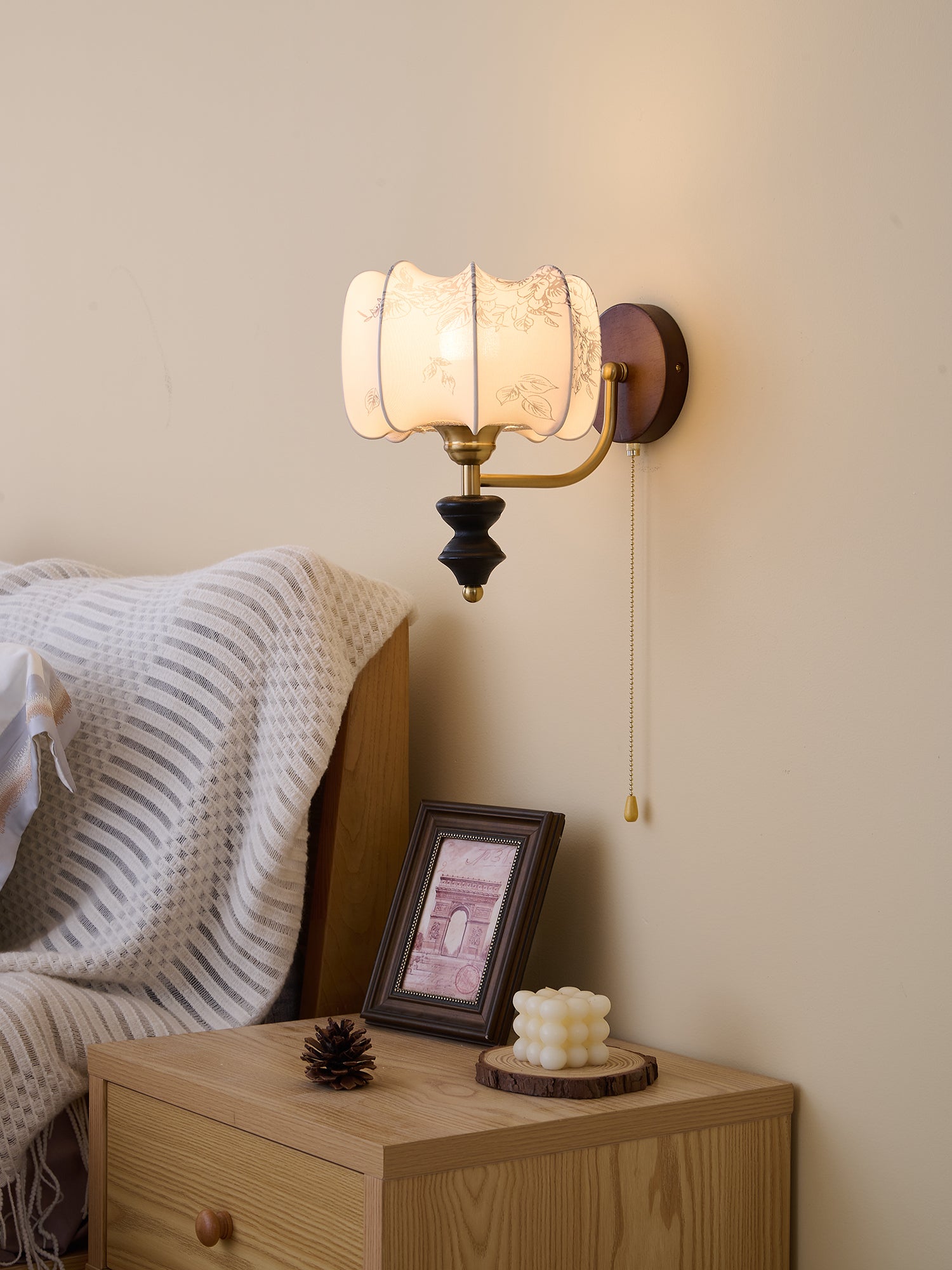 Eshae Premium Nordic Art Fabric Wood Wall Lamp