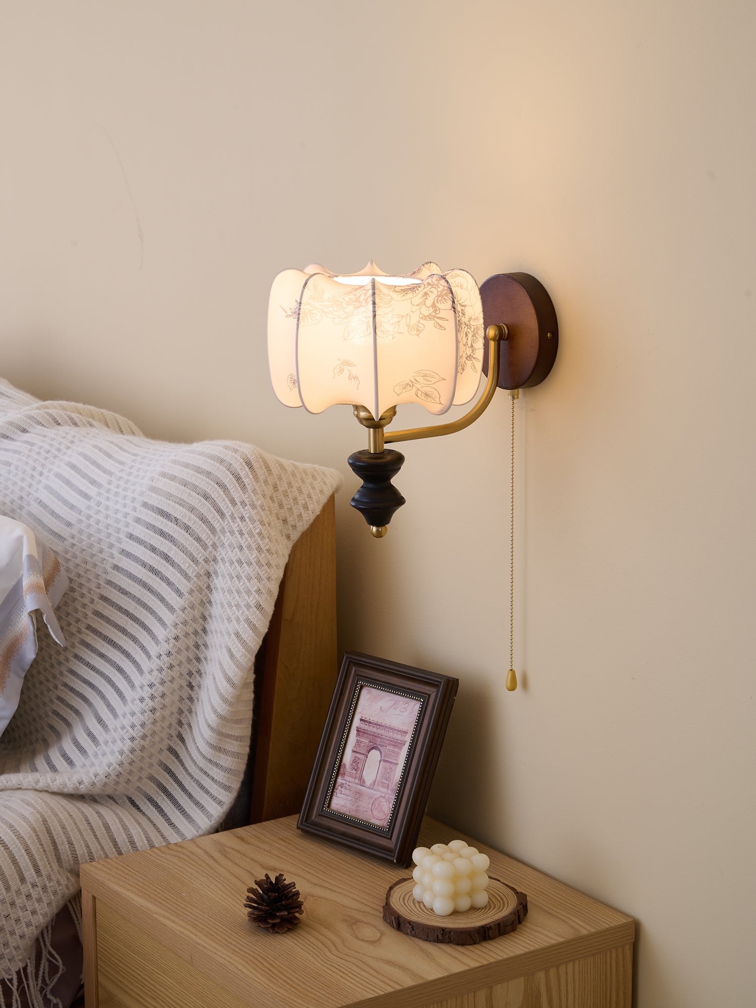 Eshae Premium Nordic Art Fabric Wood Wall Lamp