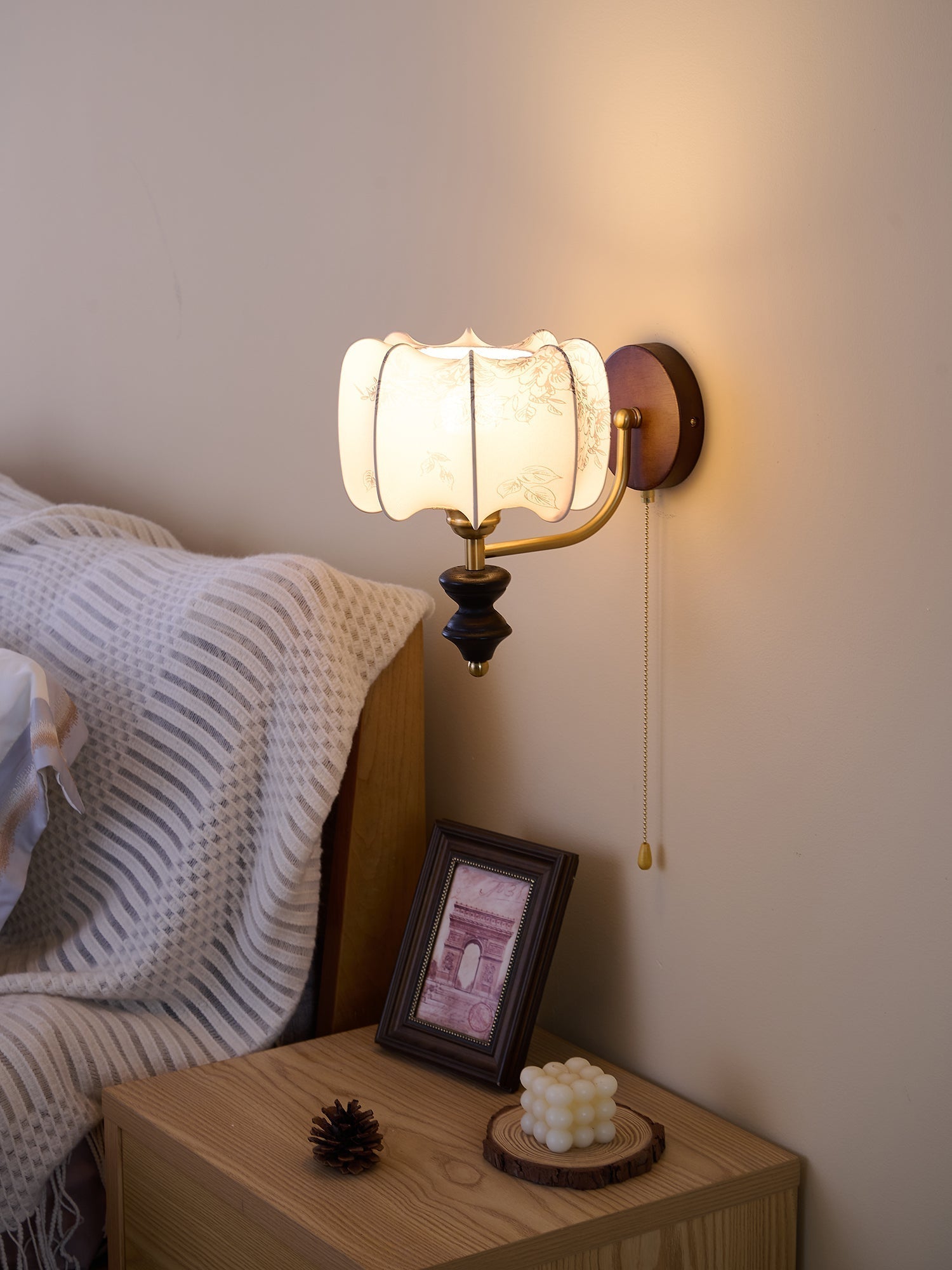Eshae Premium Nordic Art Fabric Wood Wall Lamp