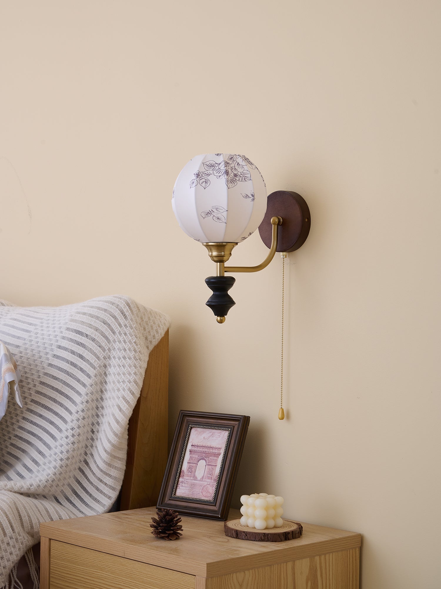 Eshae Premium Nordic Art Fabric Wood Wall Lamp