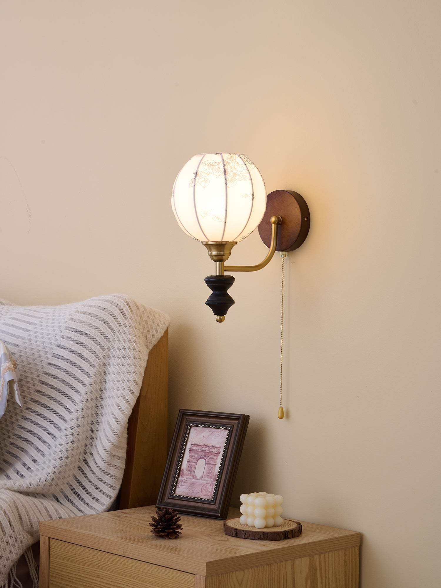 Eshae Premium Nordic Art Fabric Wood Wall Lamp