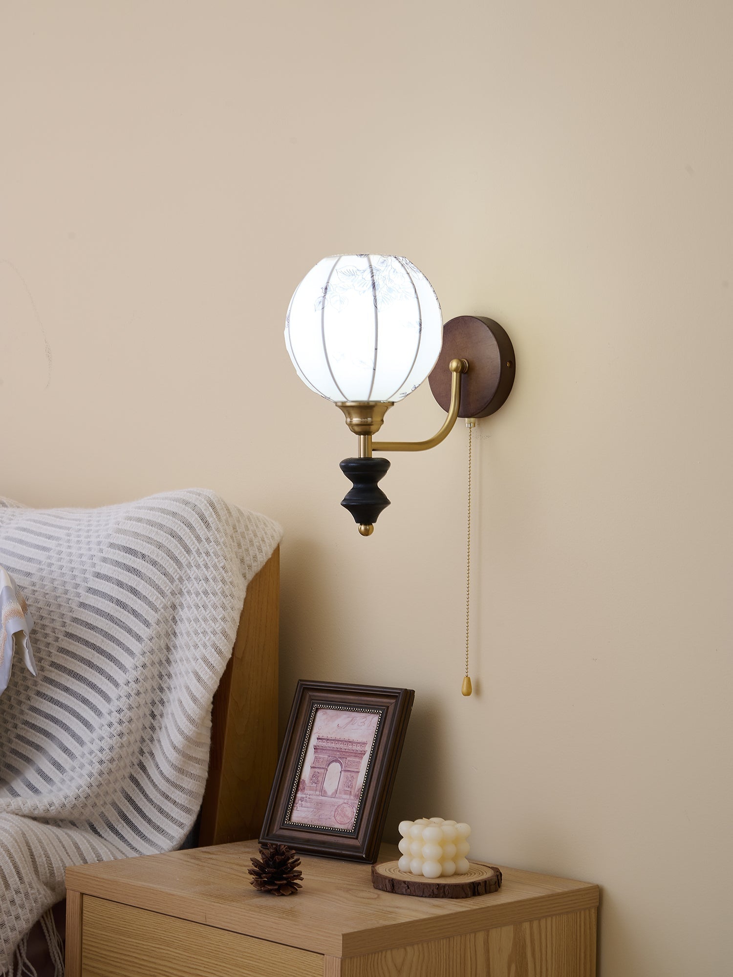 Eshae Premium Nordic Art Fabric Wood Wall Lamp
