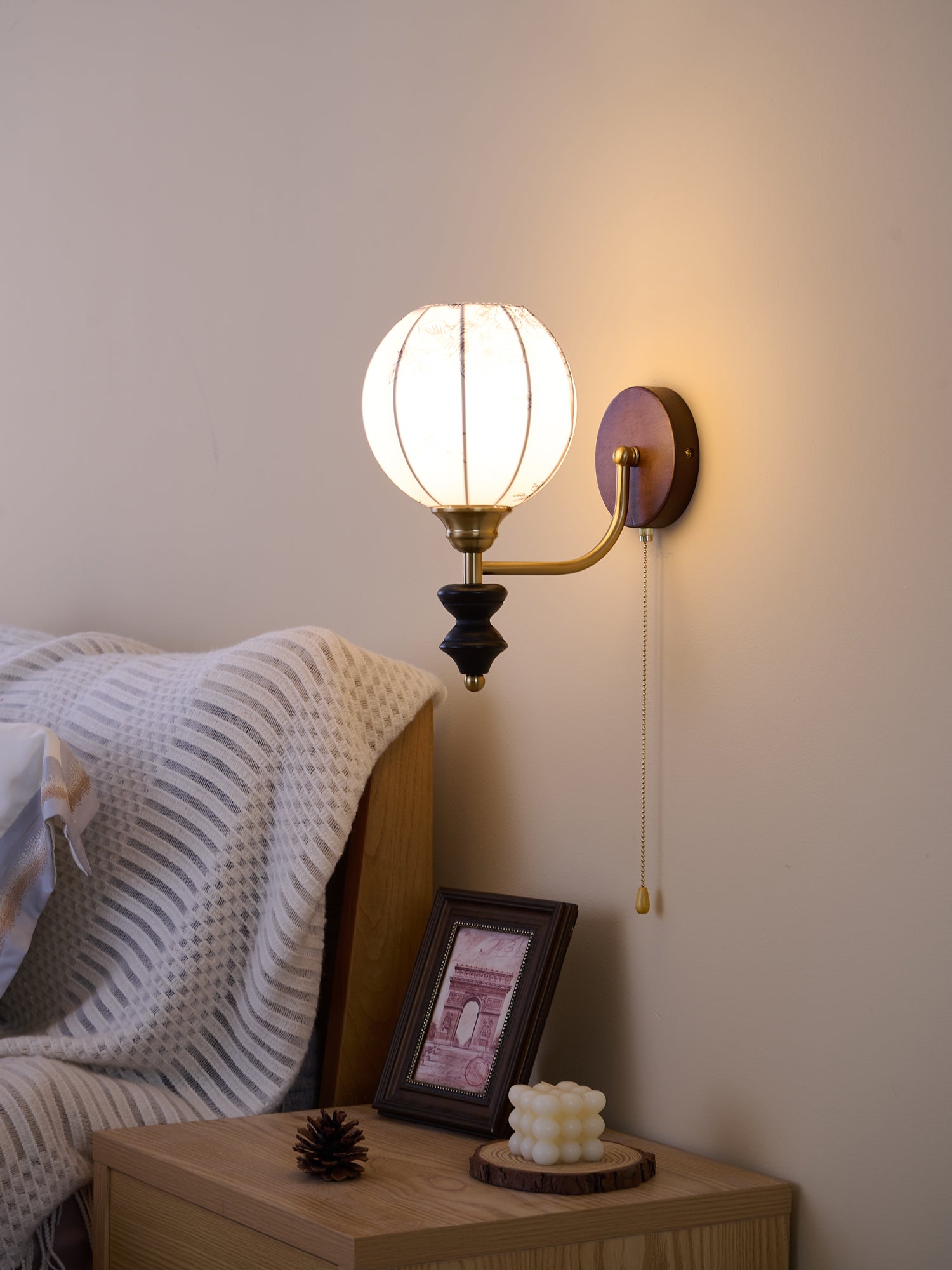 Eshae Premium Nordic Art Fabric Wood Wall Lamp