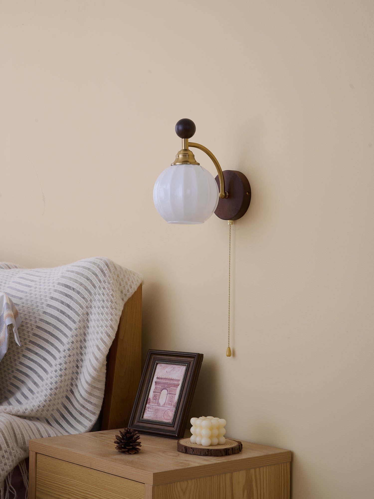 Eshae Premium Nordic Art Fabric Wood Wall Lamp