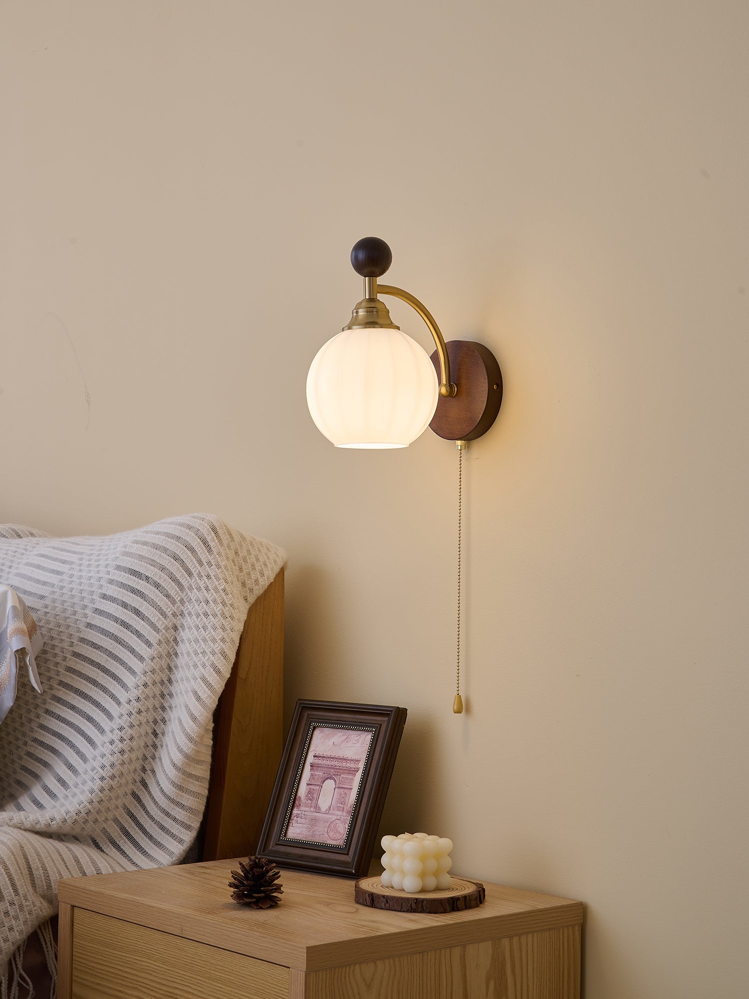 Eshae Premium Nordic Art Fabric Wood Wall Lamp