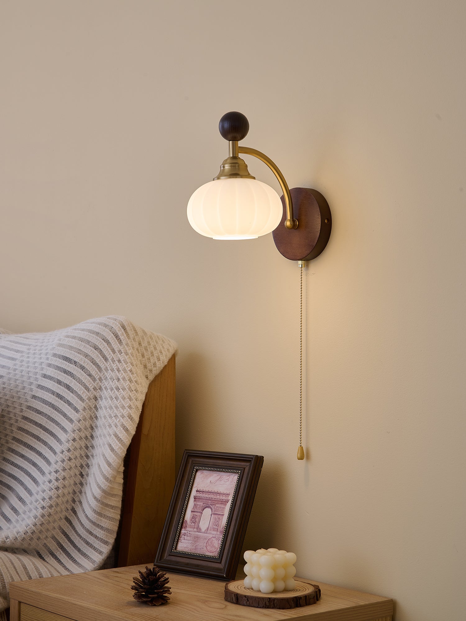Eshae Premium Nordic Art Fabric Wood Wall Lamp