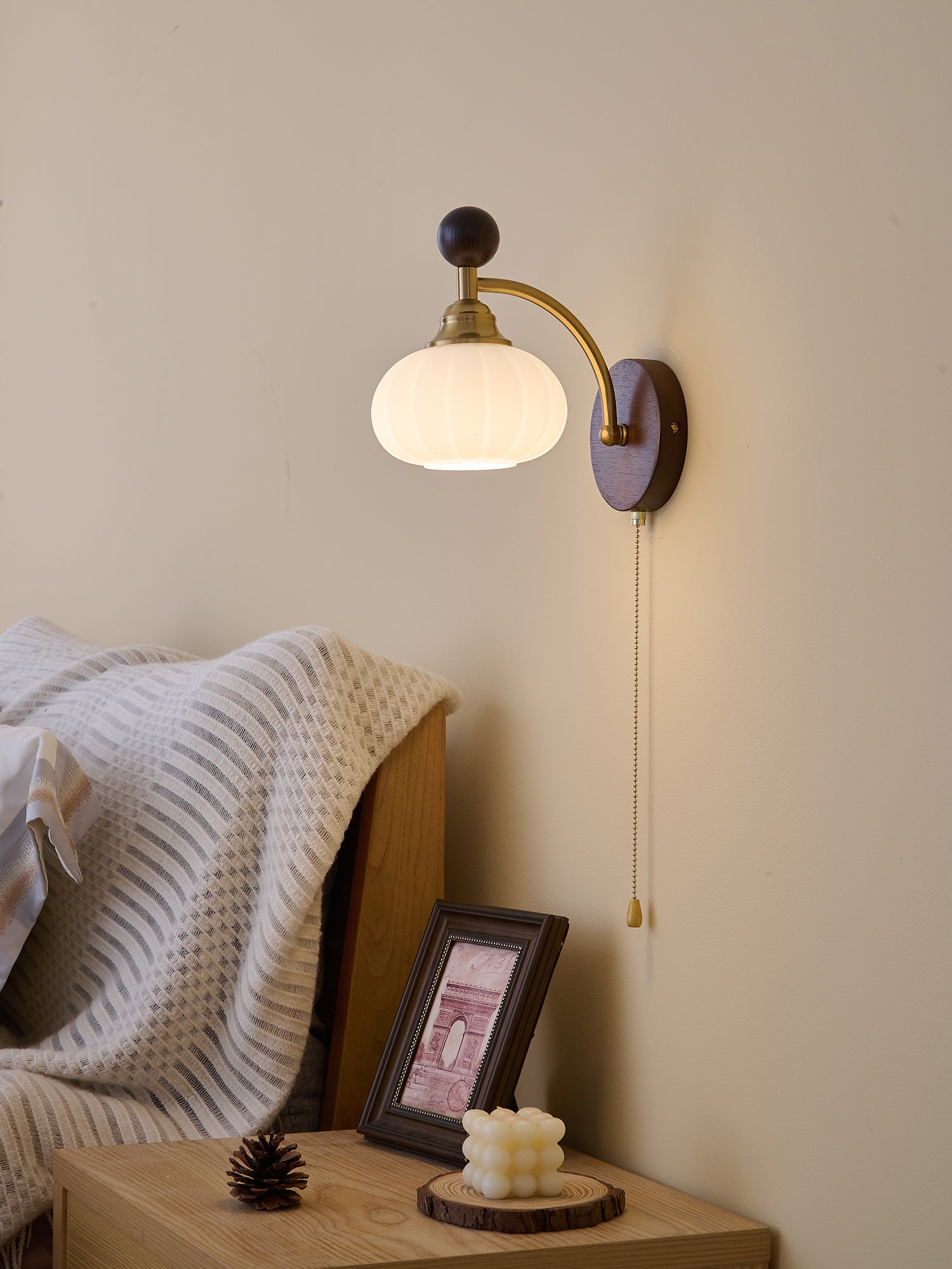 Eshae Premium Nordic Art Fabric Wood Wall Lamp