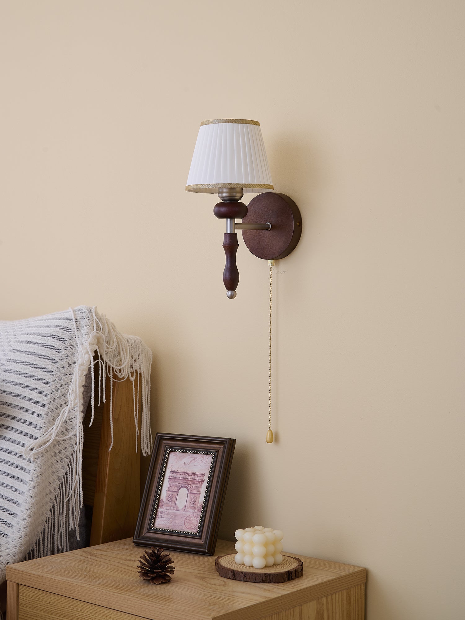 Eshae Premium Nordic Art Fabric Wood Wall Lamp