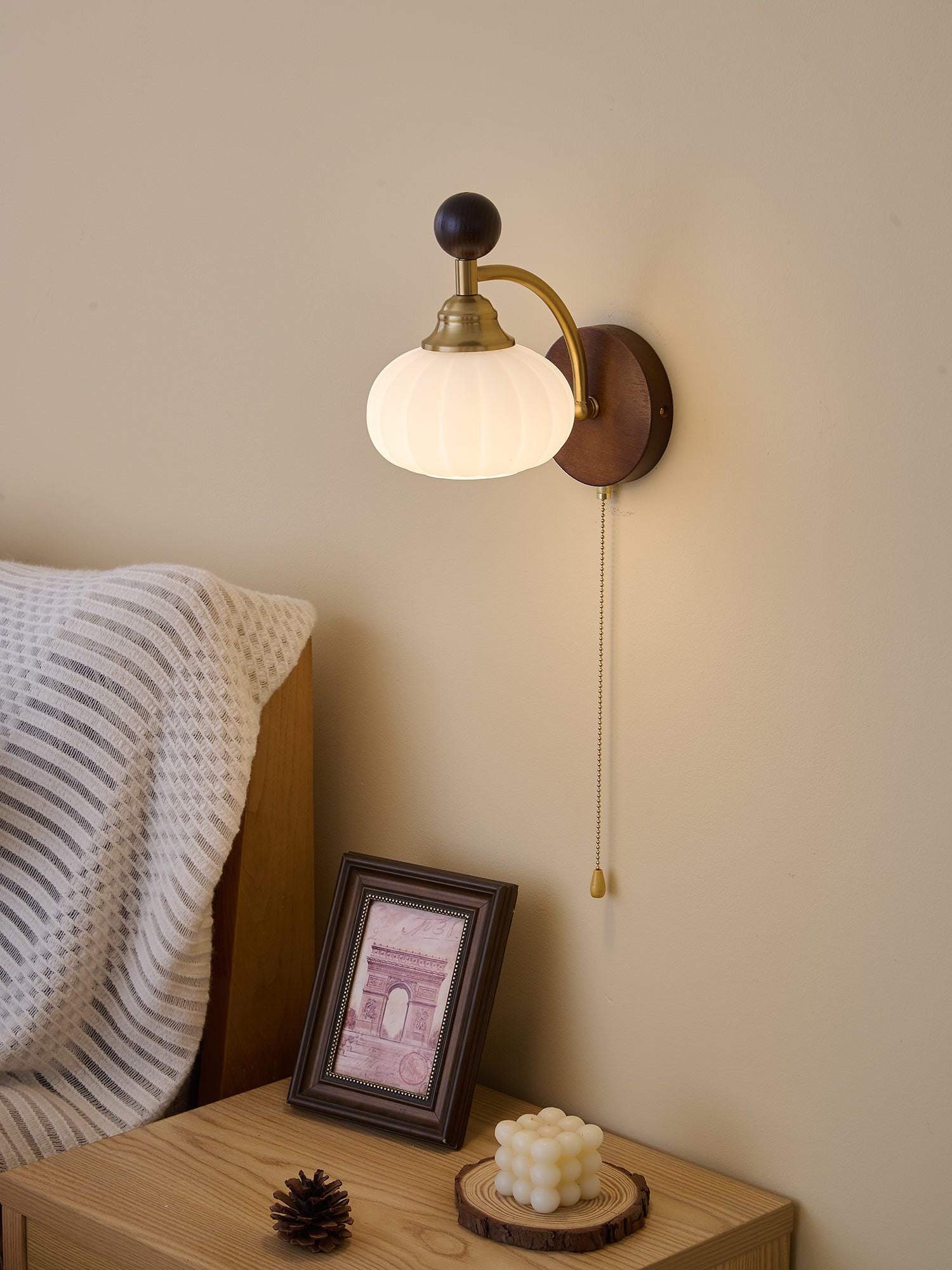 Eshae Premium Nordic Art Fabric Wood Wall Lamp