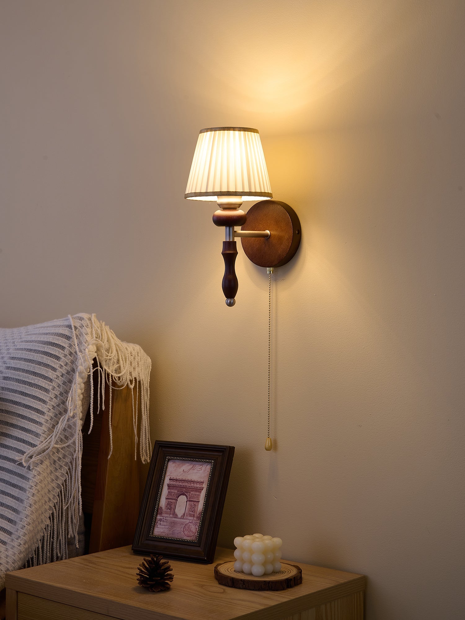 Eshae Premium Nordic Art Fabric Wood Wall Lamp