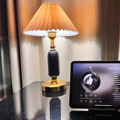 Aurmarila Fabric Table Lamp