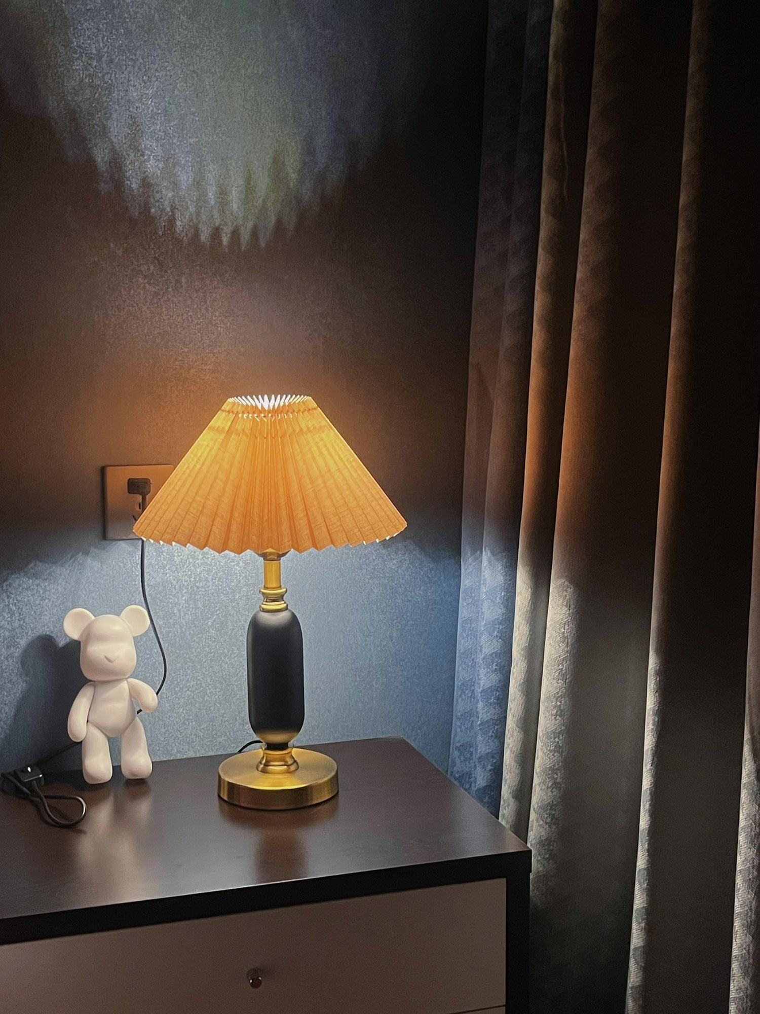 Aurmarila Fabric Table Lamp