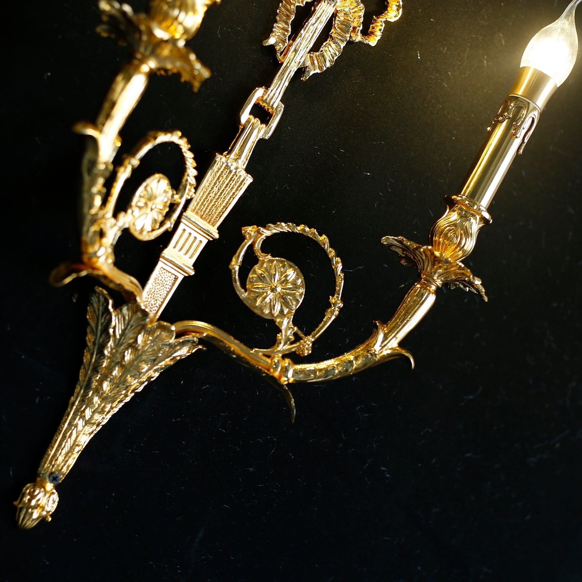 Lysavelle Sconce