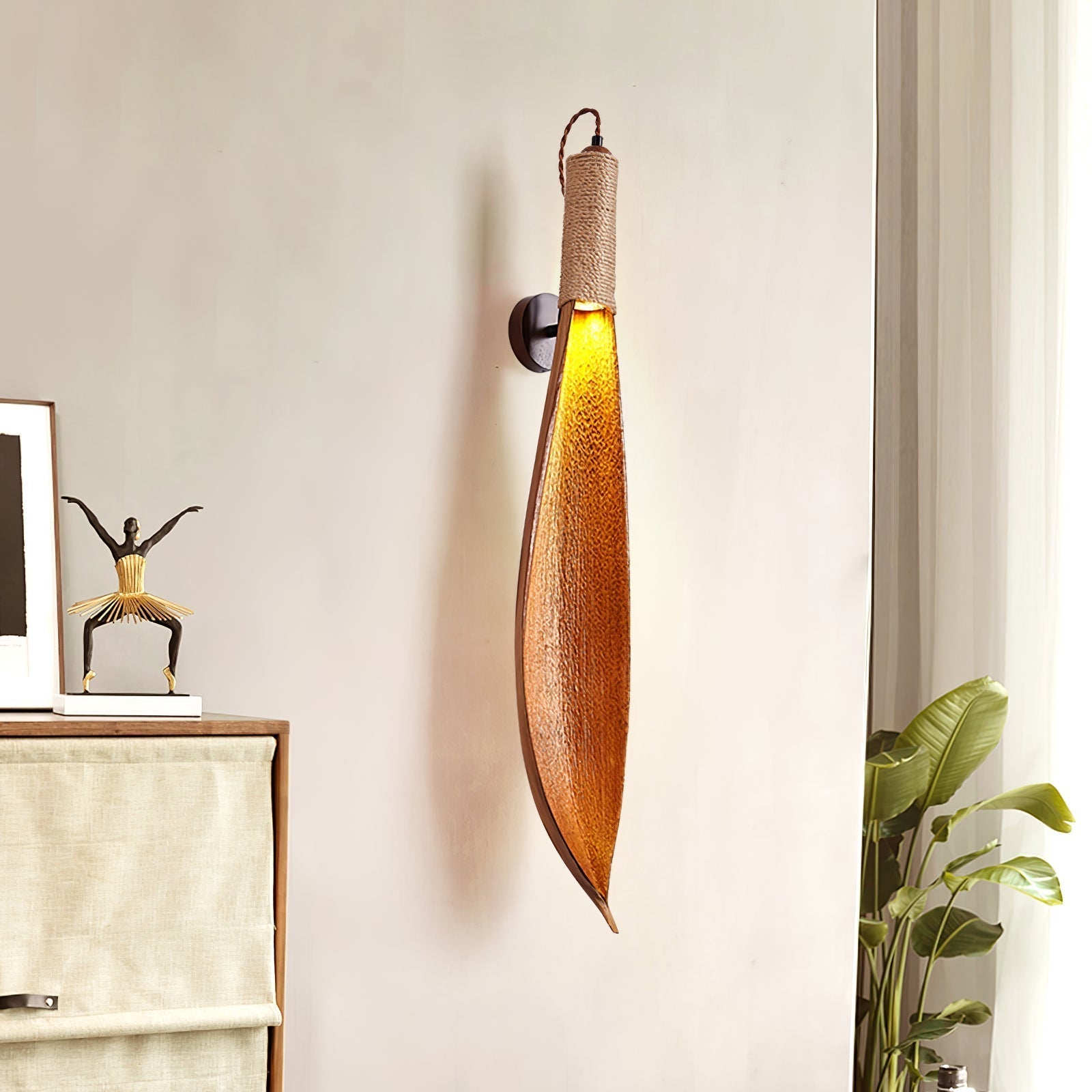 Camarila Individual Creativity Leaf Sconce Wall lamp
