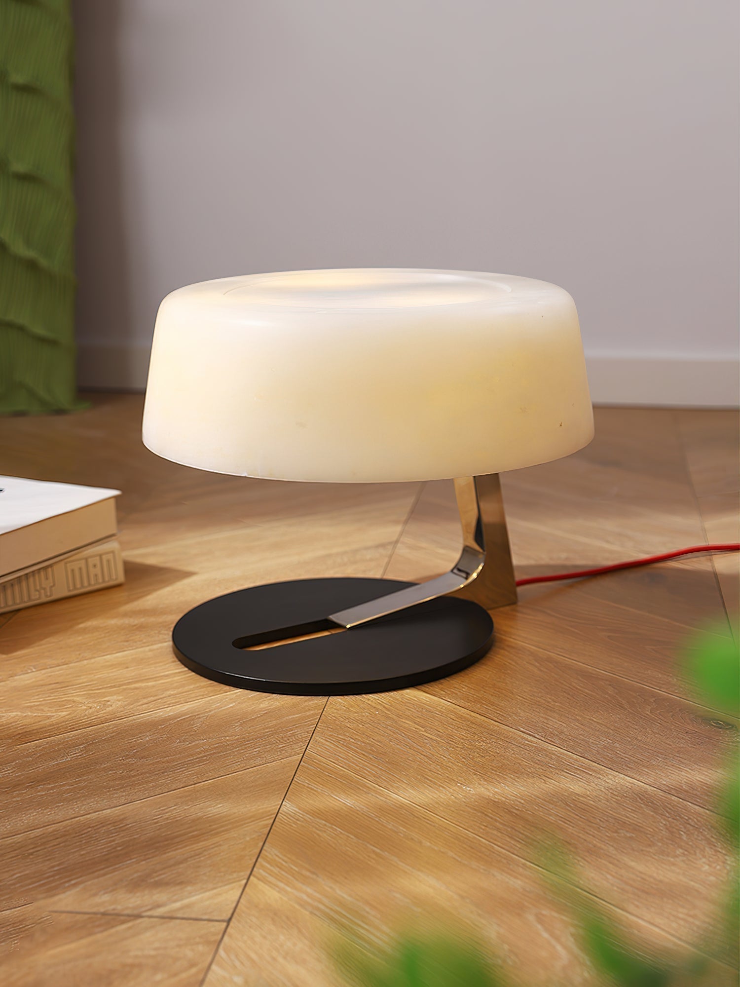Nysolora Dome Alabaster Table Lamp