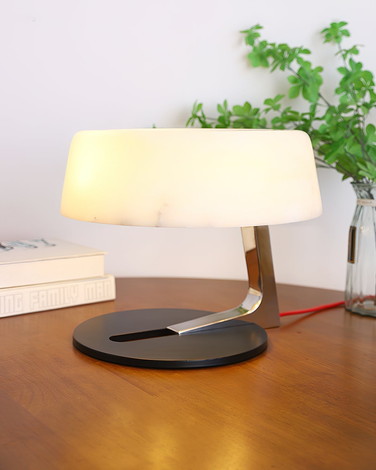 Nysolora Dome Alabaster Table Lamp