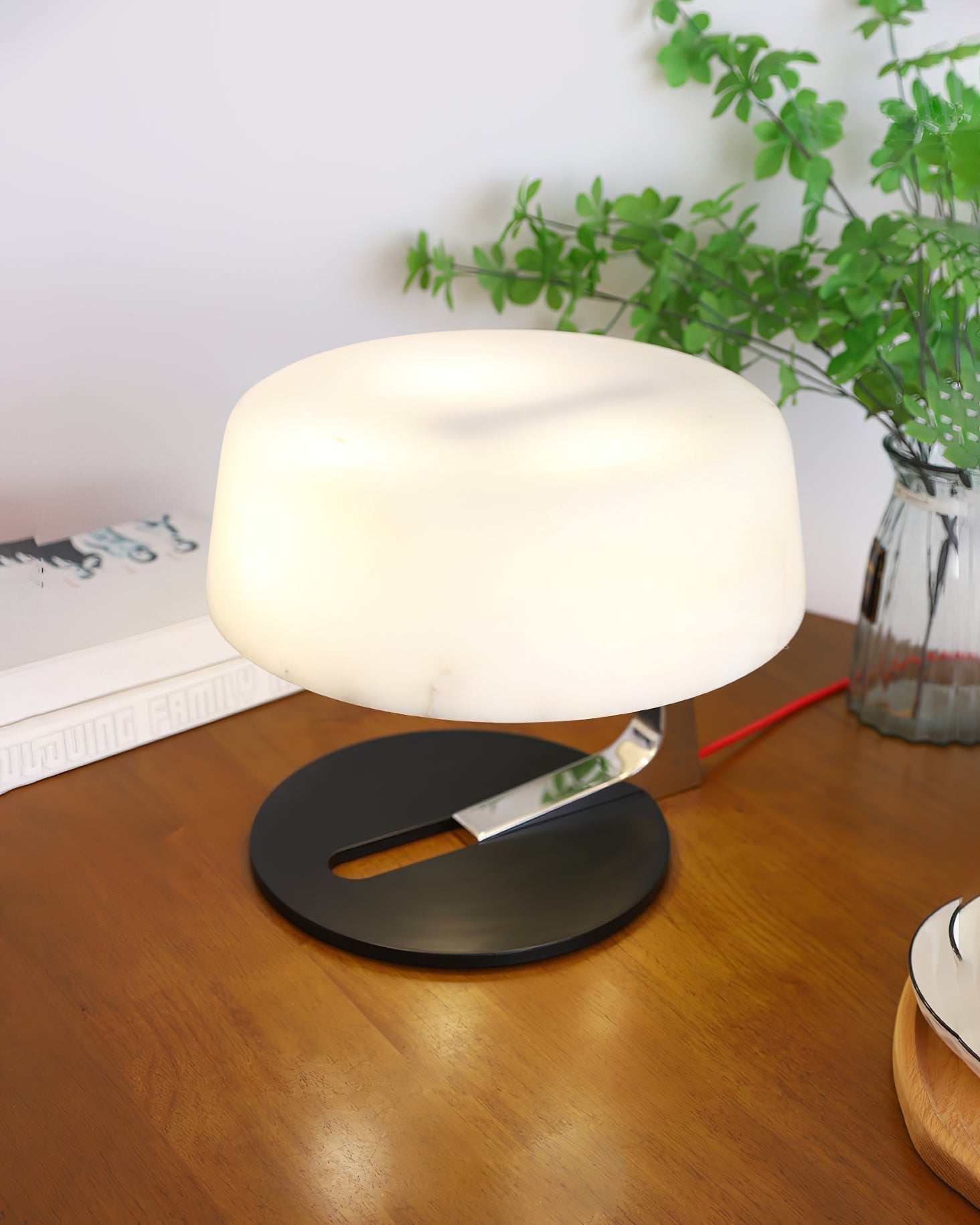 Nysolora Dome Alabaster Table Lamp