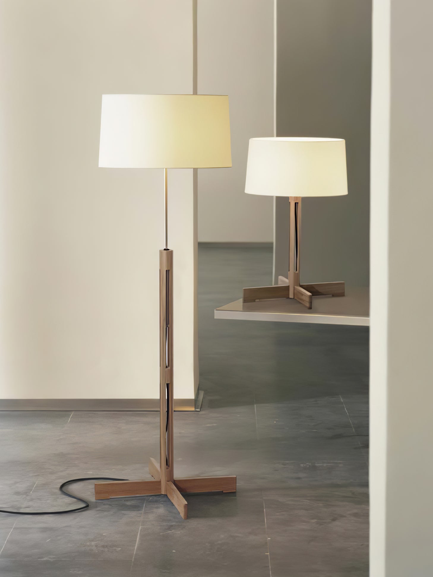 Rinivena Wood & Fabric Contemporary Table Lamp