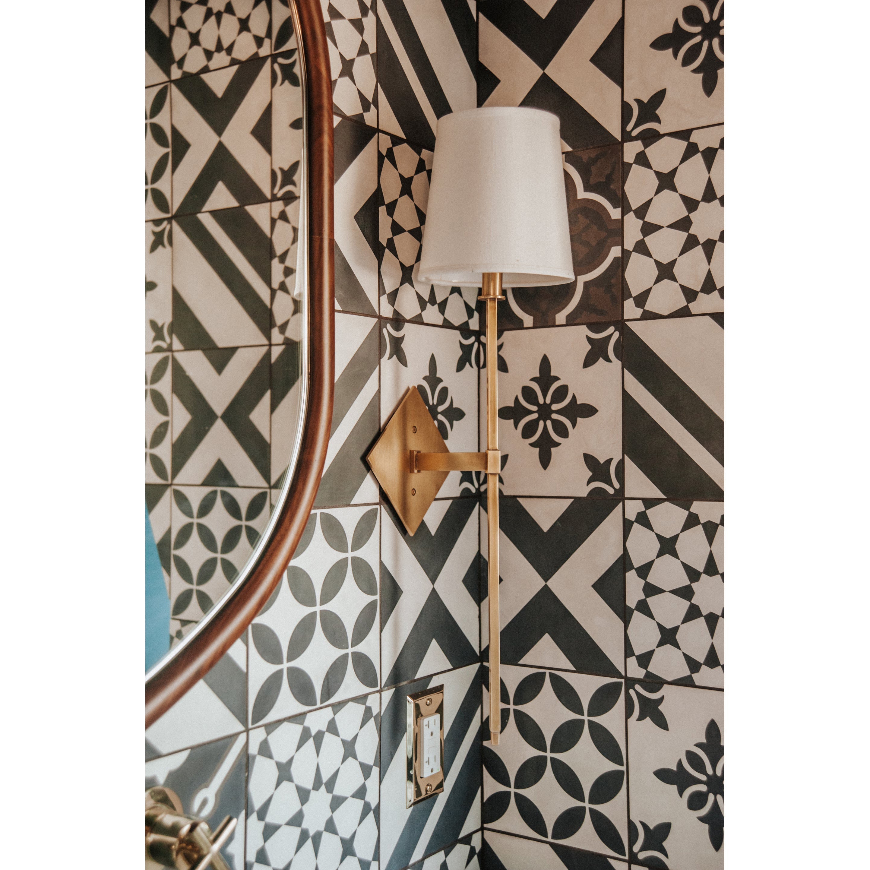 Marblea Wall Lamp