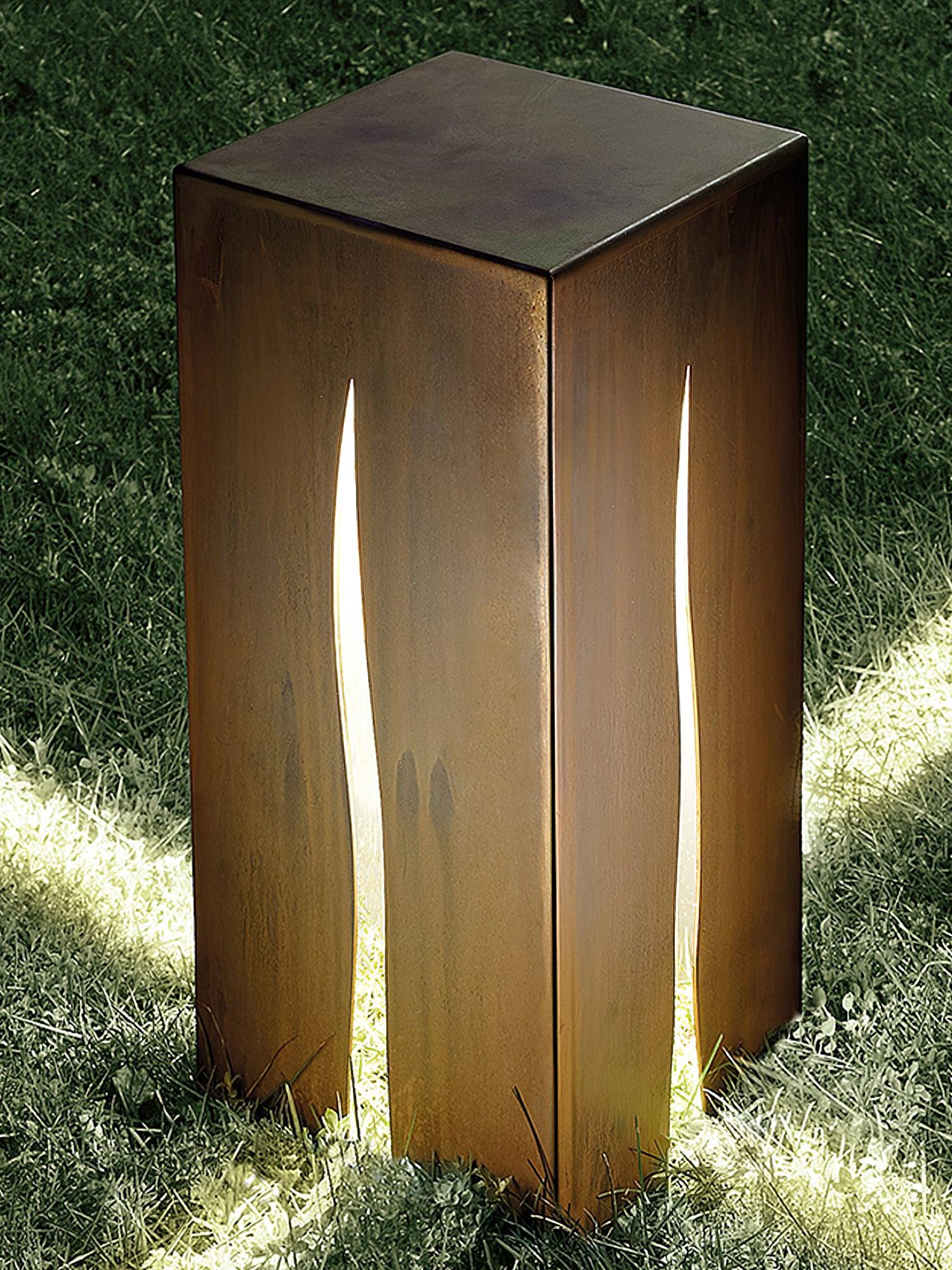 Ugo Outdoor Light Crack Cube