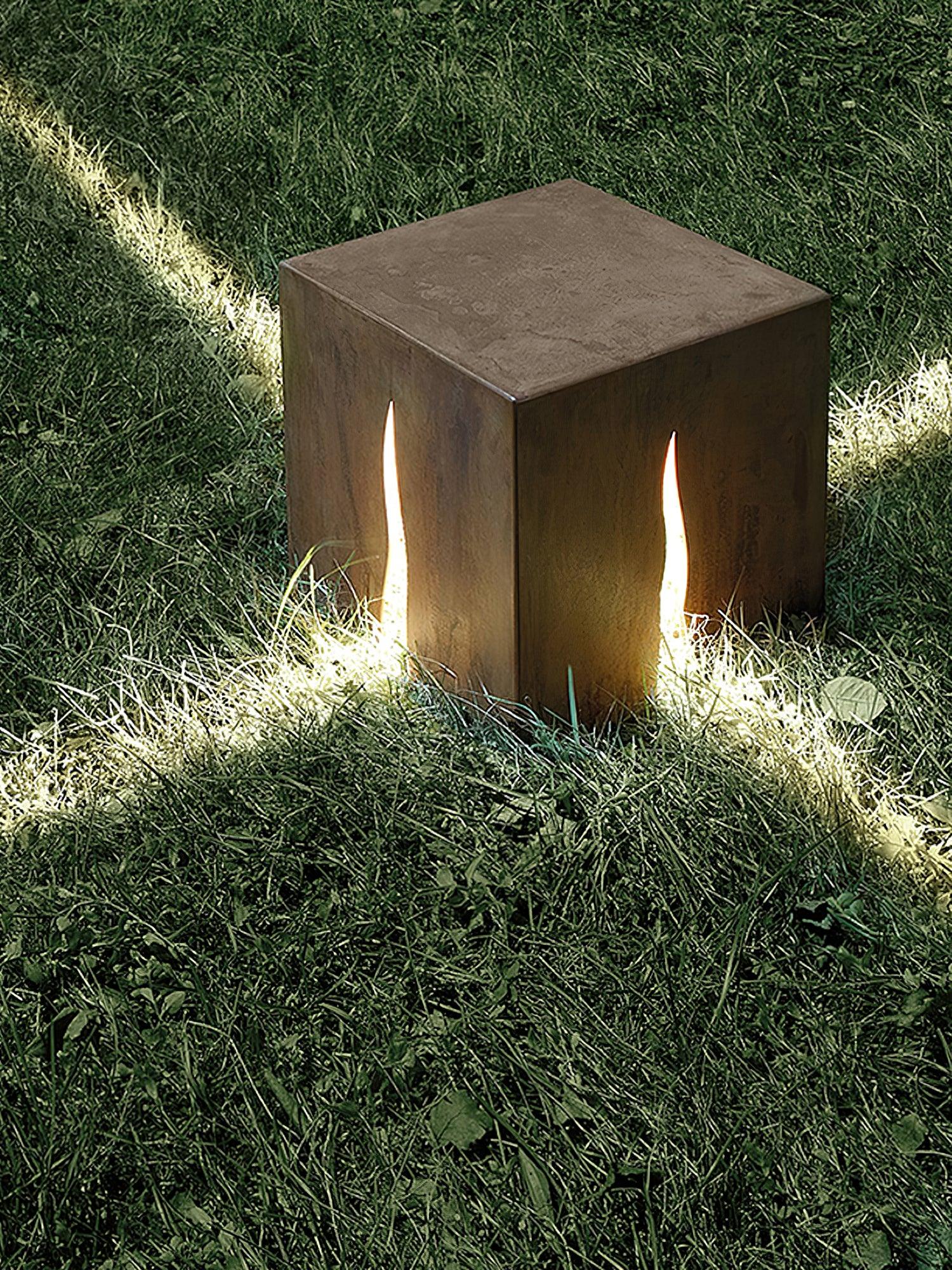 Ugo Outdoor Light Crack Cube