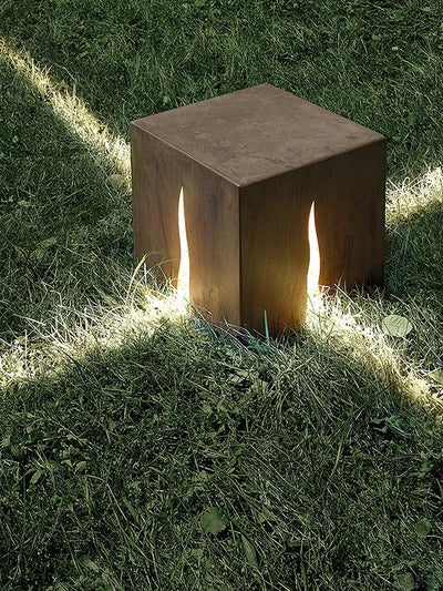 Ugo Outdoor Light Crack Cube